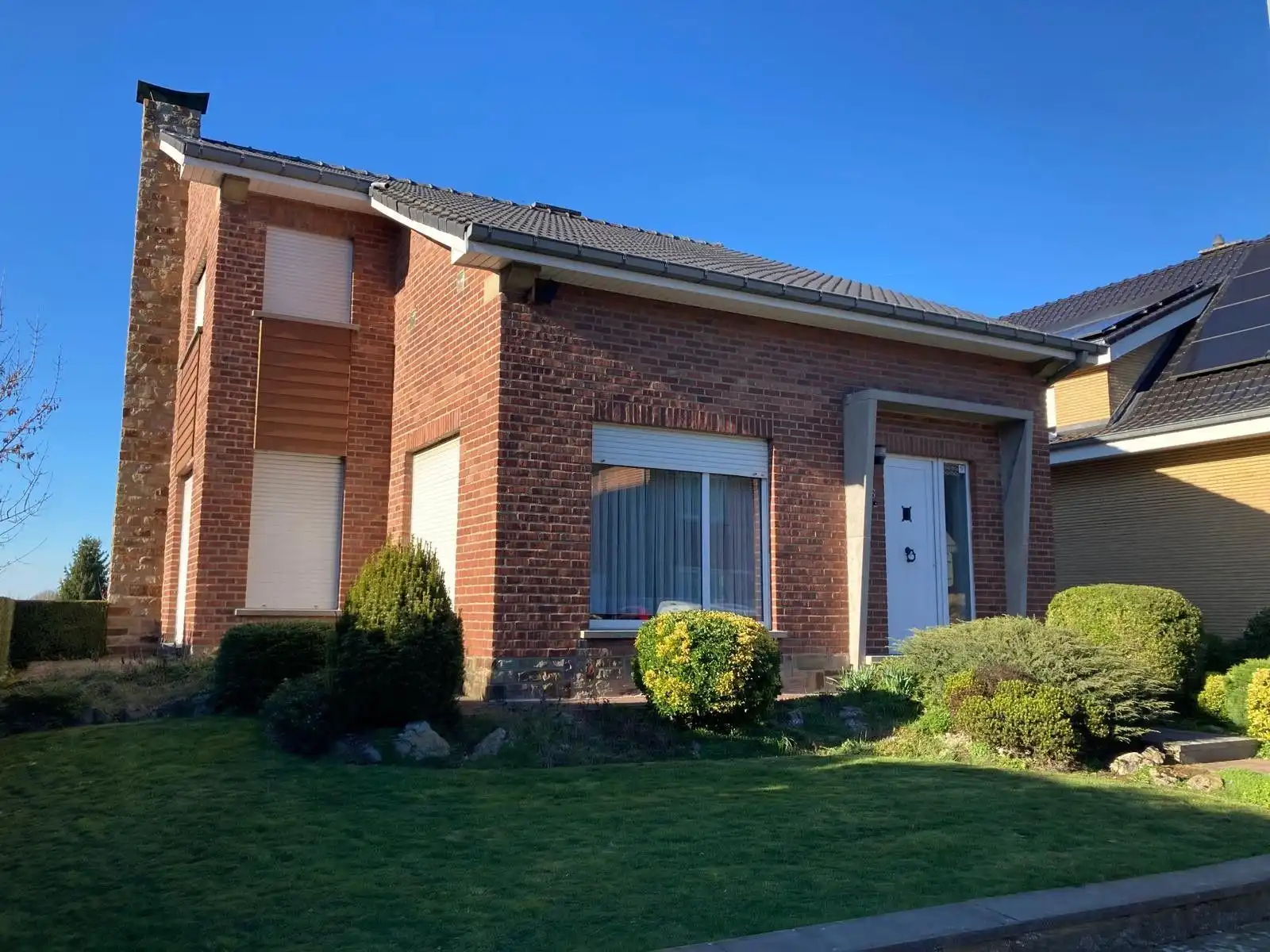 Charmante lichtrijke woning (251m²) met 4 slaapkamers op een uitstekende locatie te Buizingen  foto 25