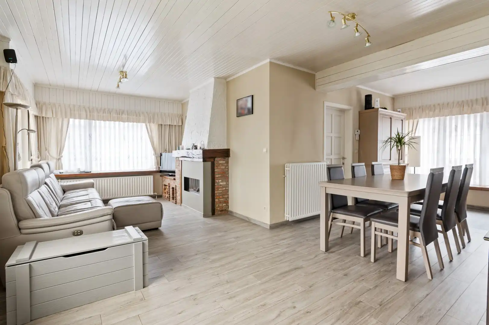 Instapklare woning met tuin, garage en 3 slpkmrs! foto 3