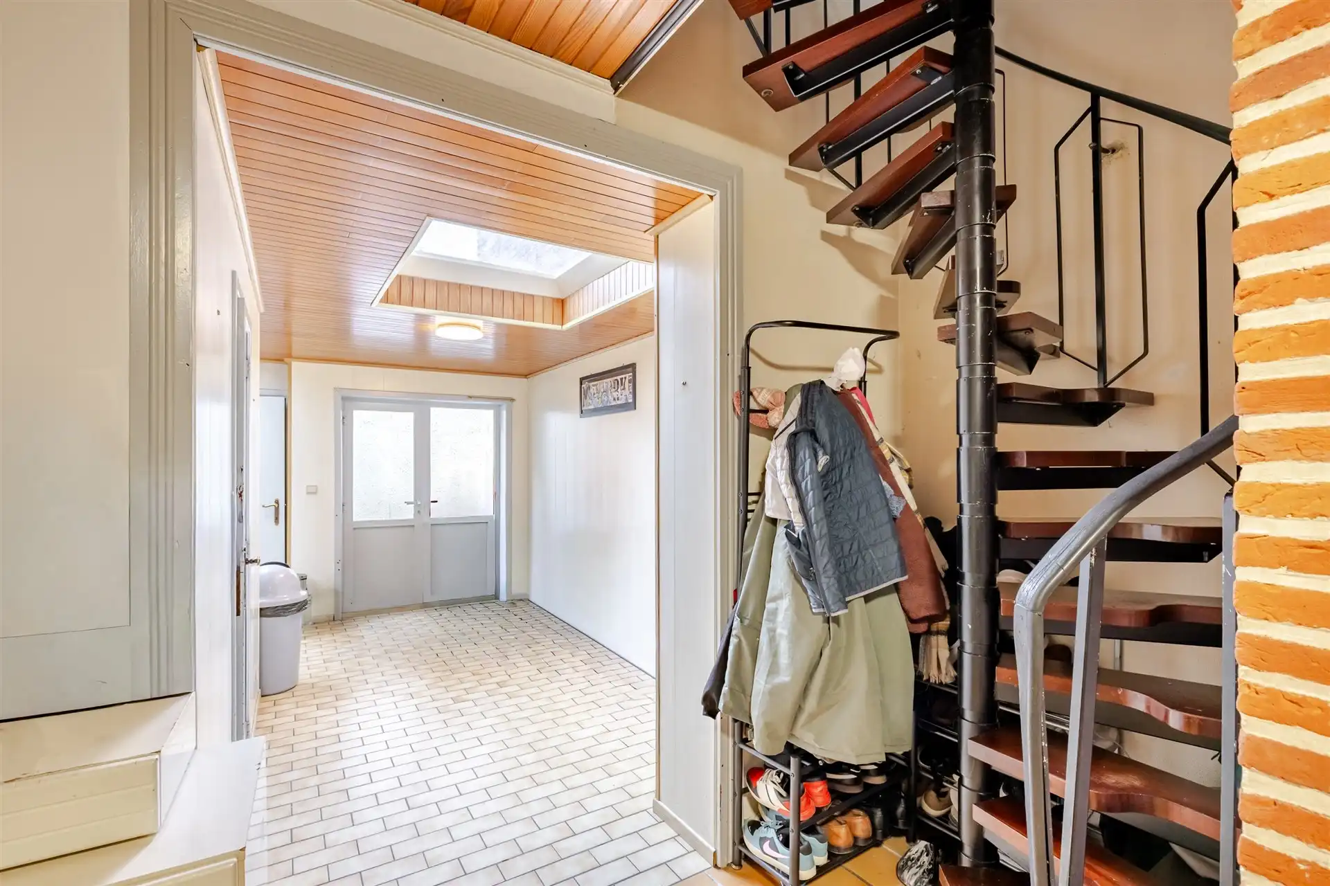 Rijwoning met 4 mogelijke slaapkamers tussen Varkensmarkt en OLV-ziekenhuis foto 8