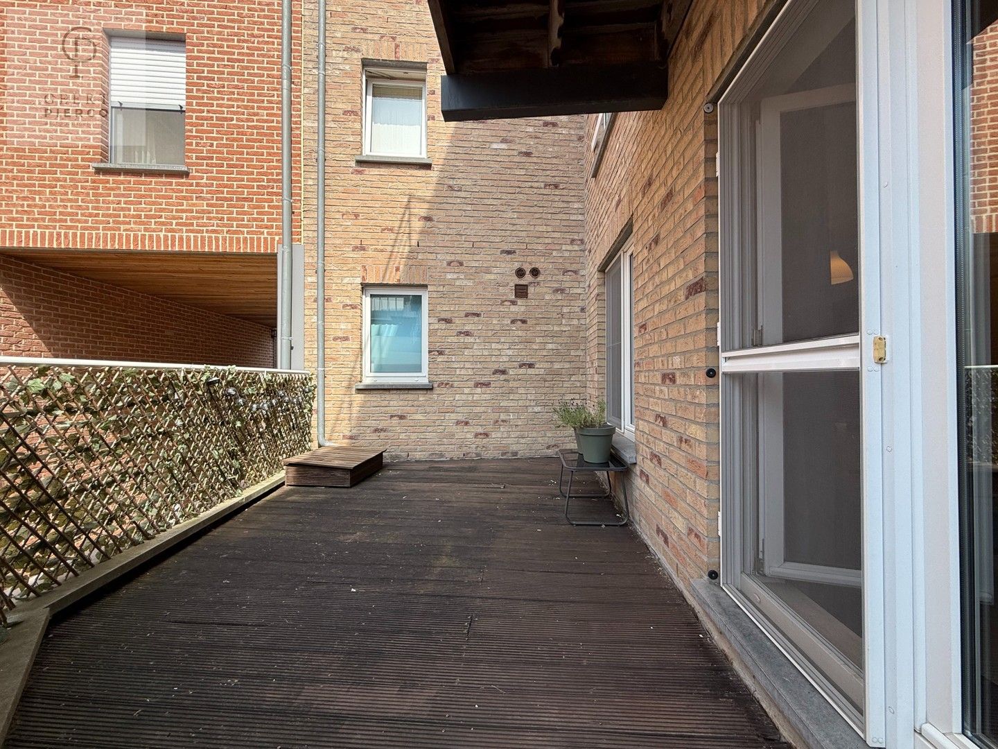 Gelijkvloers appartement met ruim terras foto 20