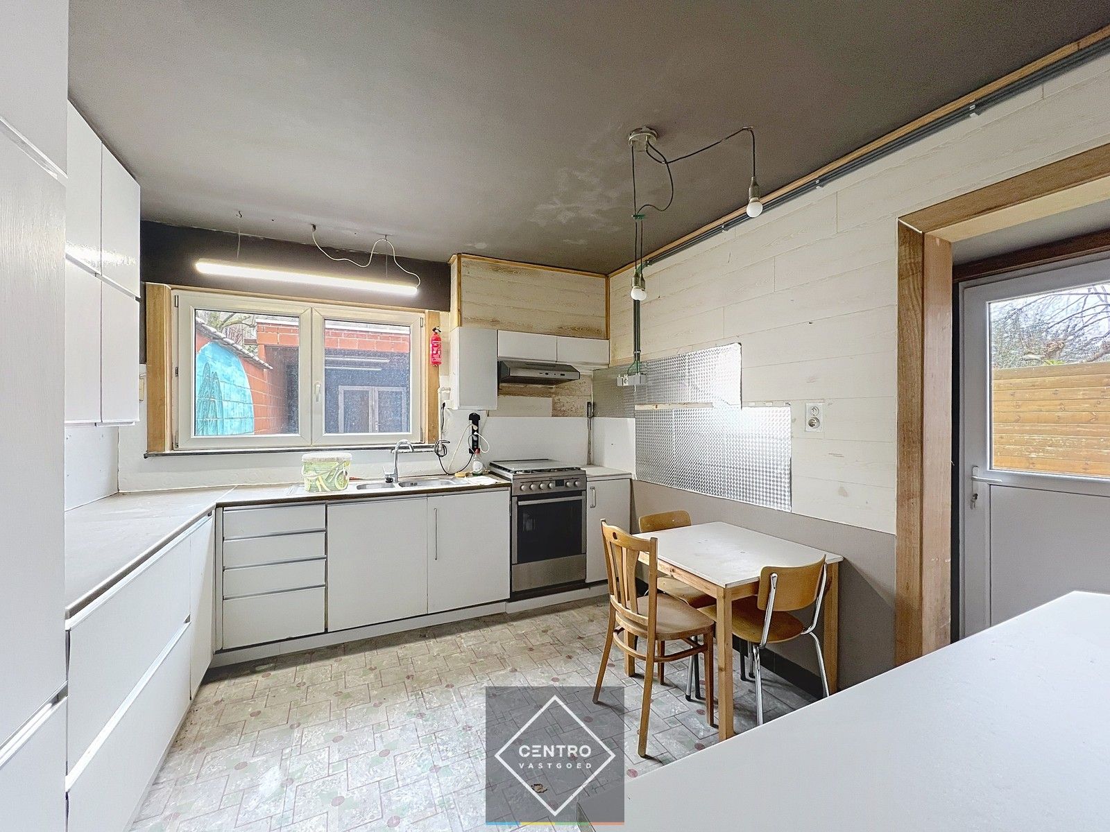 HORECA-pand met WOONST aan secundaire school (VTI & SJI Tielt) én naast het CLB. Dé ideale locatie voor uw (jongeren) café of broodjesbar ! foto 11