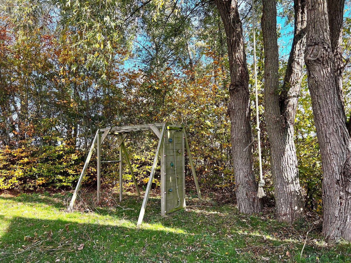 Veelzijdige eigendom met tal van mogelijkheden te koop te Zwevegem! foto 4