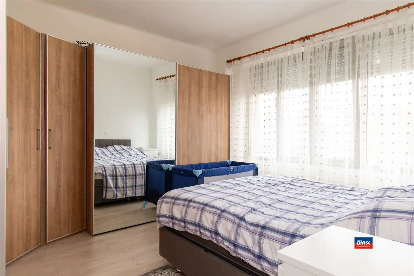 Ruime gezinswoning met vier slaapkamers en tuin foto 10