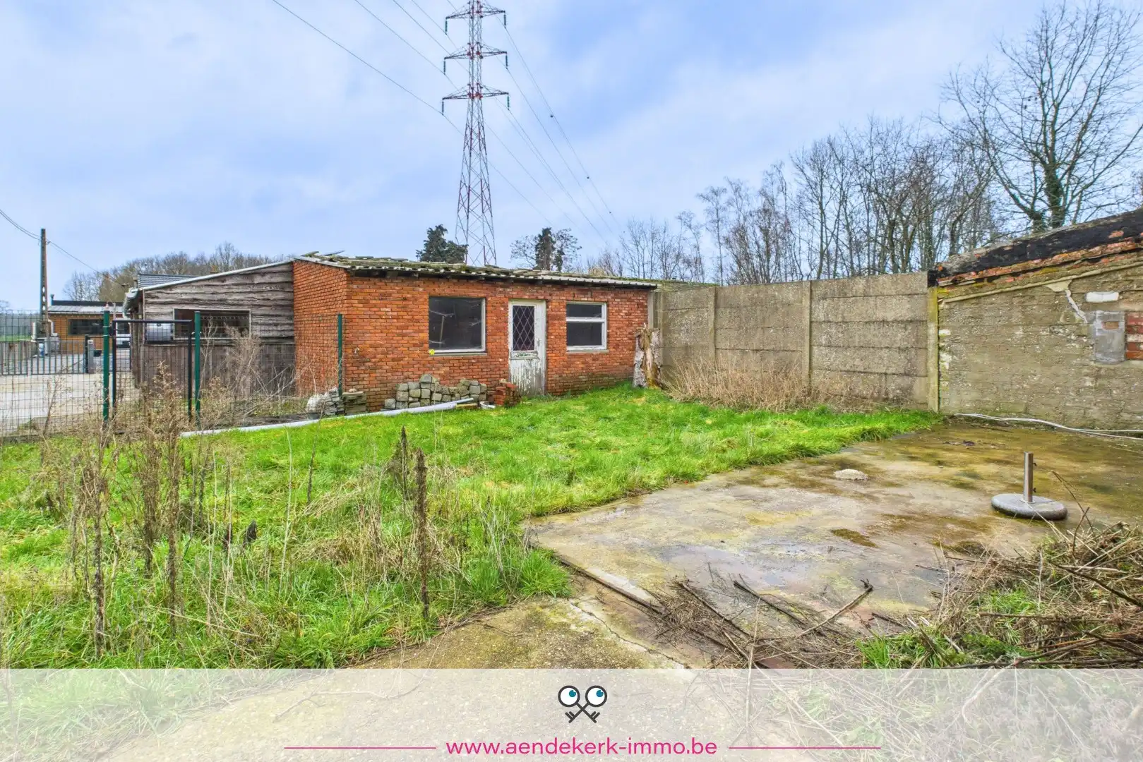 Rustig gelegen, te renoveren, woning met 3 slaapkamers nabij het centrum van Bree  foto 24