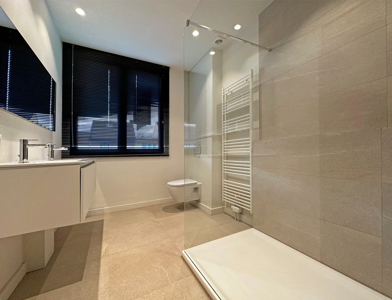 Huis met 3 slaapkamers + dressing en tuin te Wijnegem! foto 10