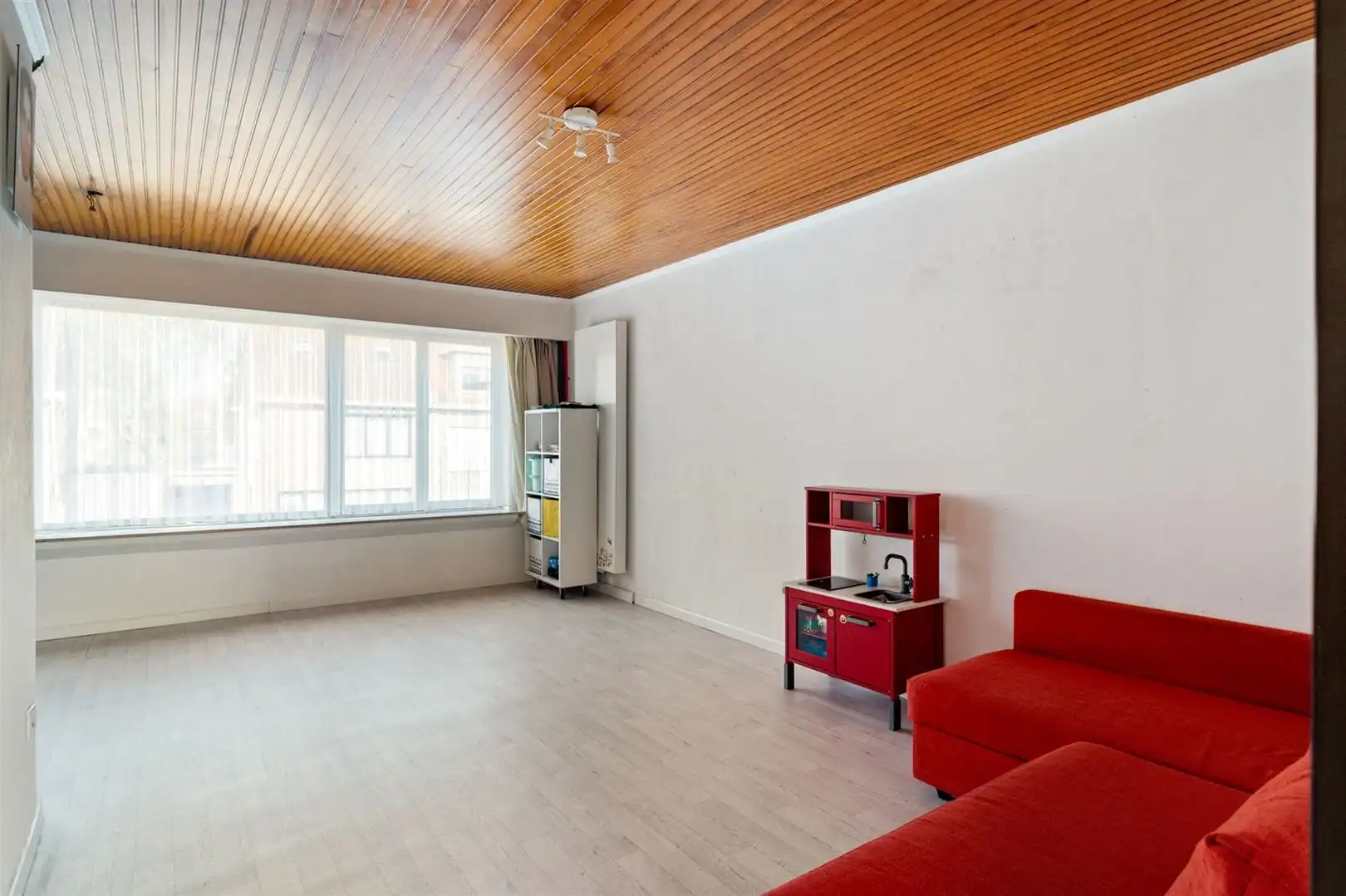 Ruime bel-etagewoning op ca. 350m2 met 3 slaapkamers foto 3