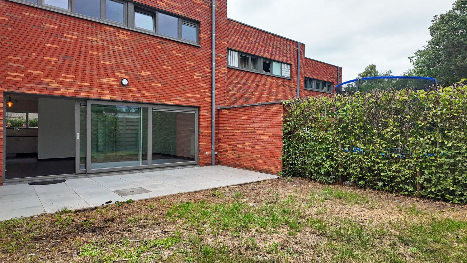 Recente gezinswoning met zonnige tuin, garage en centrale ligging! foto 11