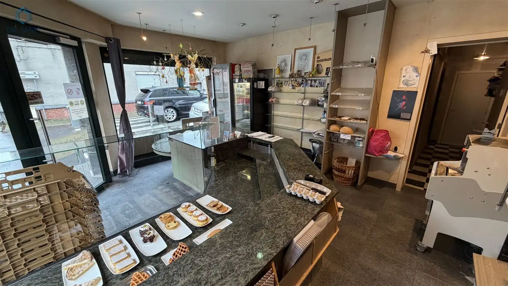 OPBRENGSTEIGENDOM MET HANDELSPAND EN APPARTEMENT  foto 4