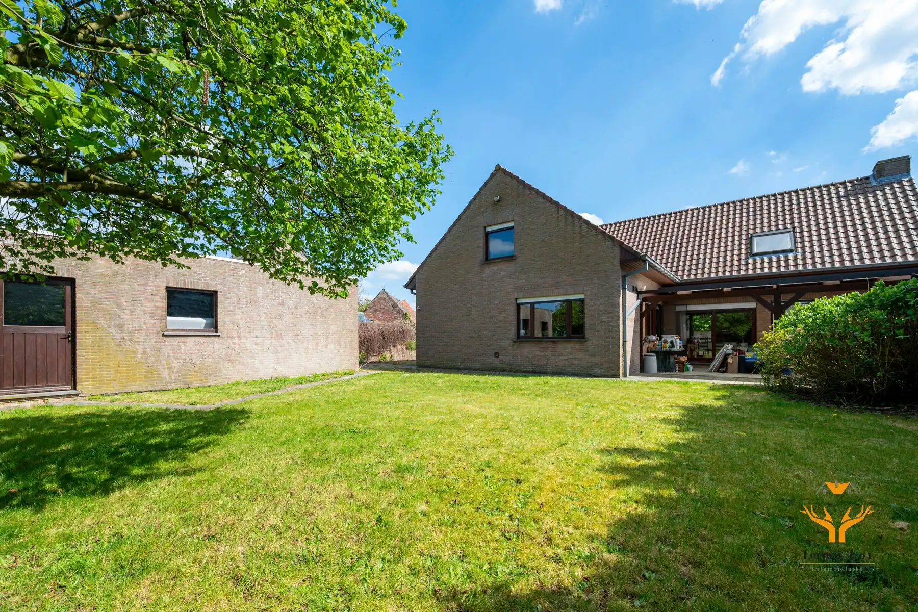 Gezinswoning met 5 slaapkamers en ruime tuin foto 25