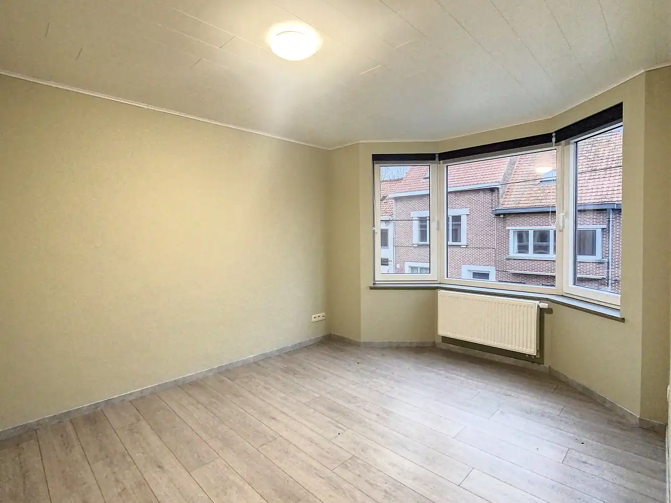 Recent gerenoveerde woning met 3 slpks foto 11