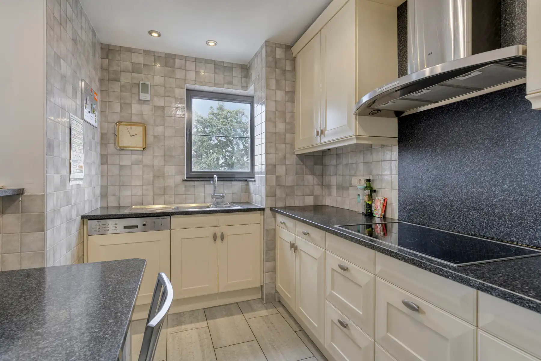 Ruim duplexappartement met 3 slaapkamers in Wommelgem. foto 8