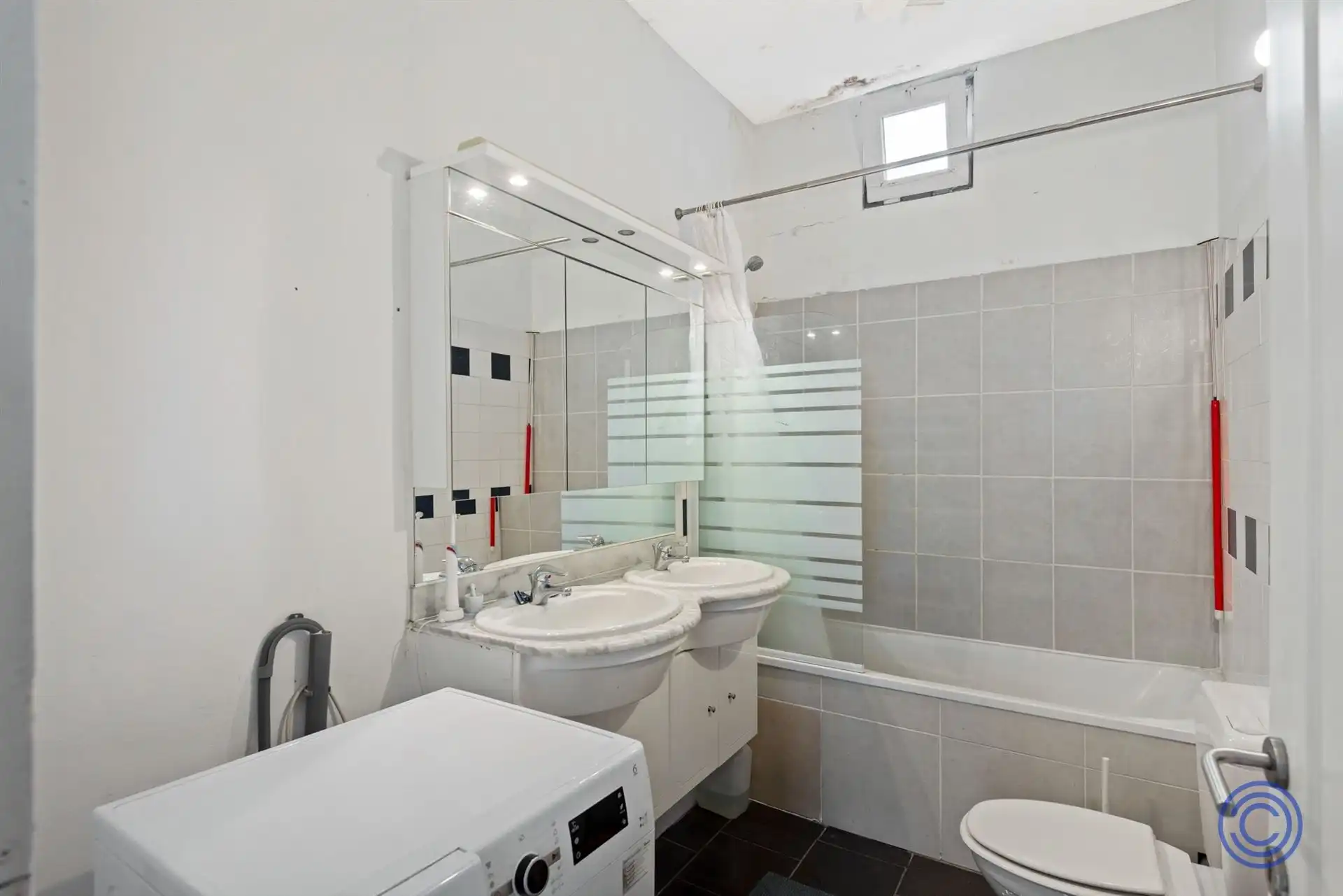 Authenthiek appartement met balkon in Harmoniewijk! foto 11