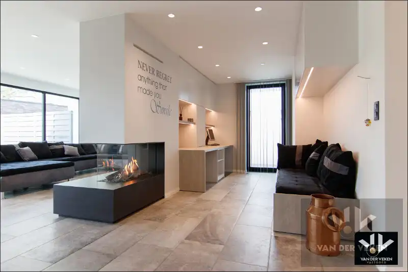 LUXUEUS AFGEWERKT GVL APP MET RIANTE TUIN EN TERRAS foto 14