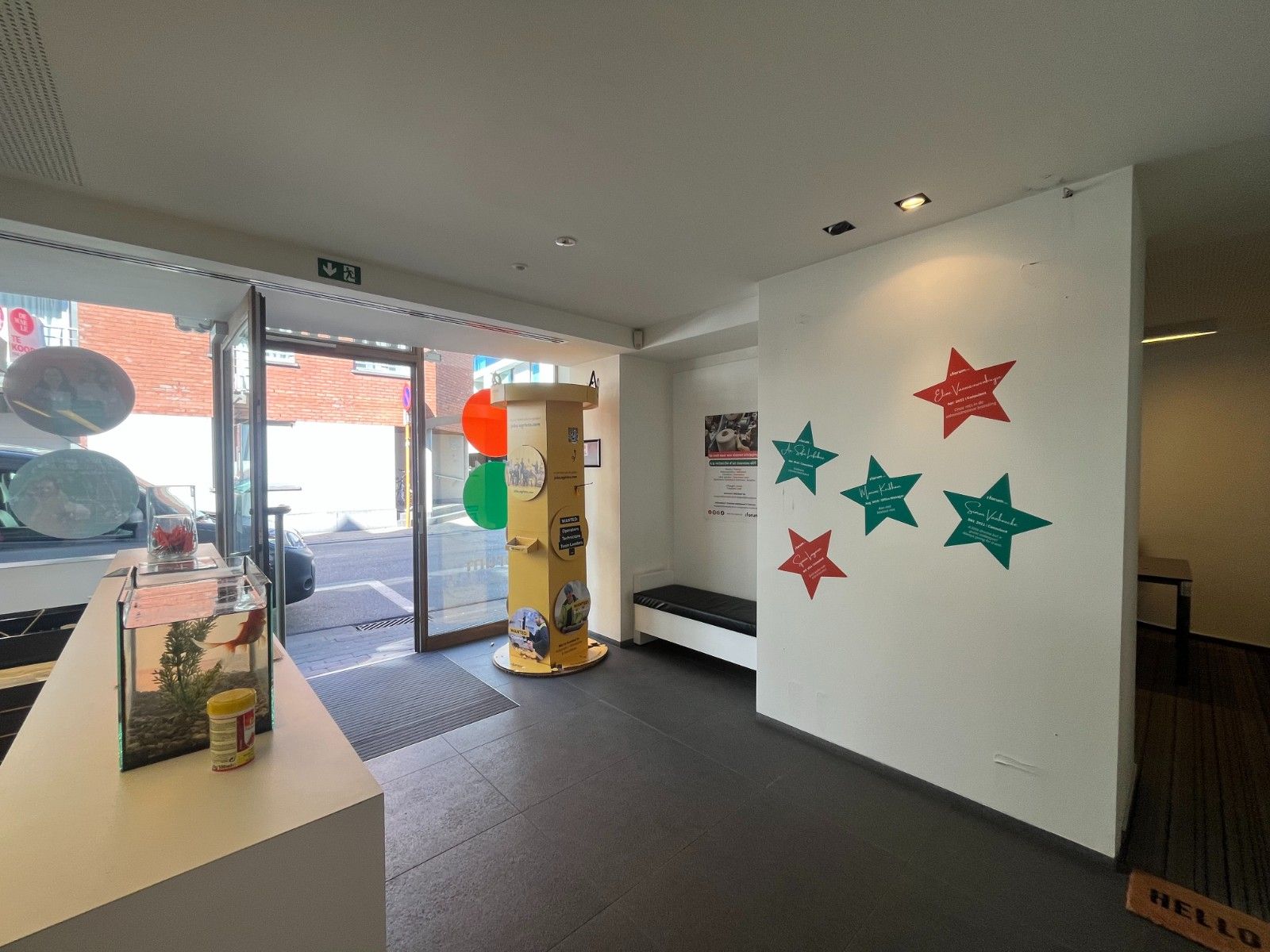 📢 Te huur: modern handelspand/kantoorruimte (175 m²) in hartje Waregem foto 3