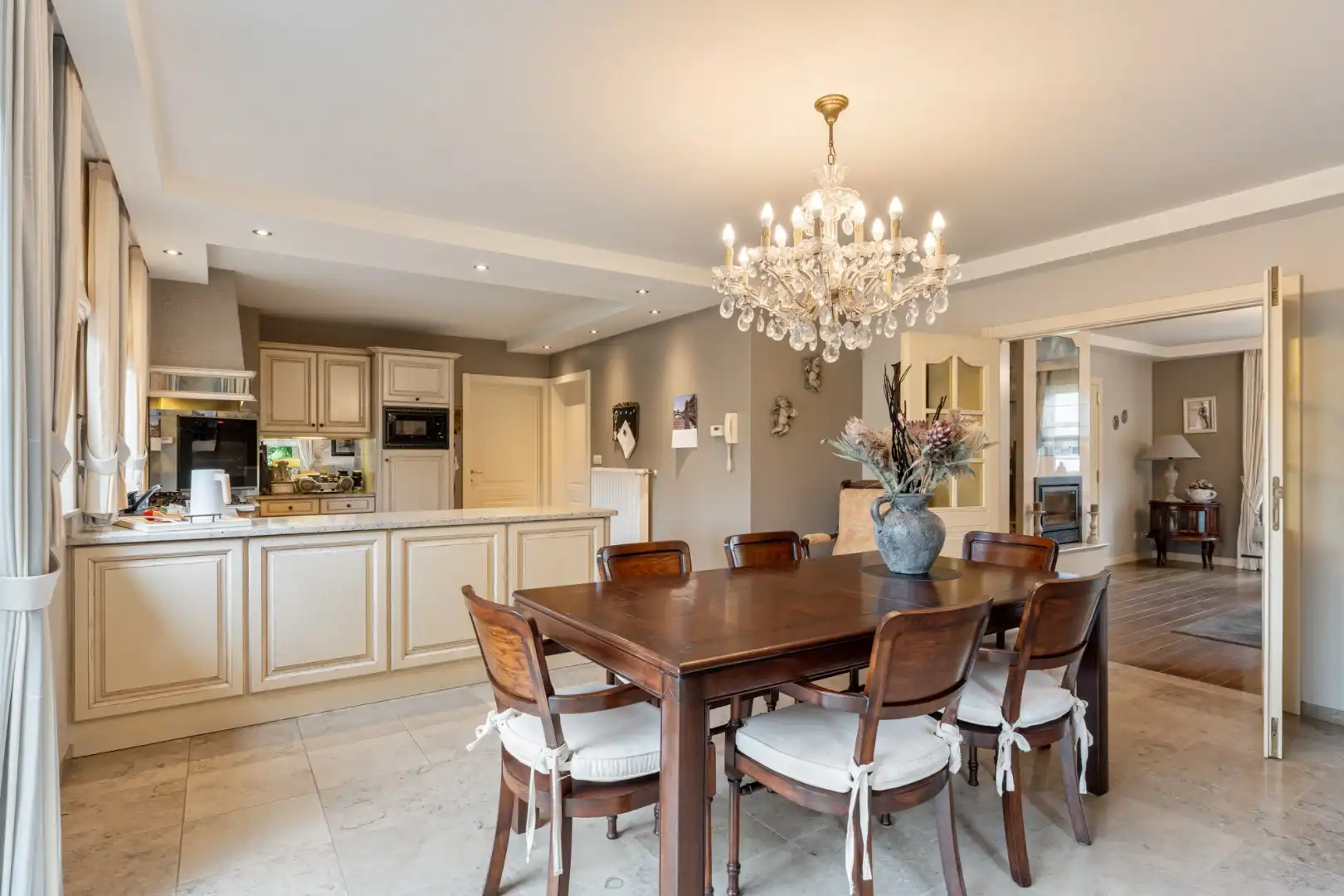 Stijlvolle, goed afgewerkte woning op een perceel van 6a32ca op een rustige locatie te Kinrooi!  foto 13