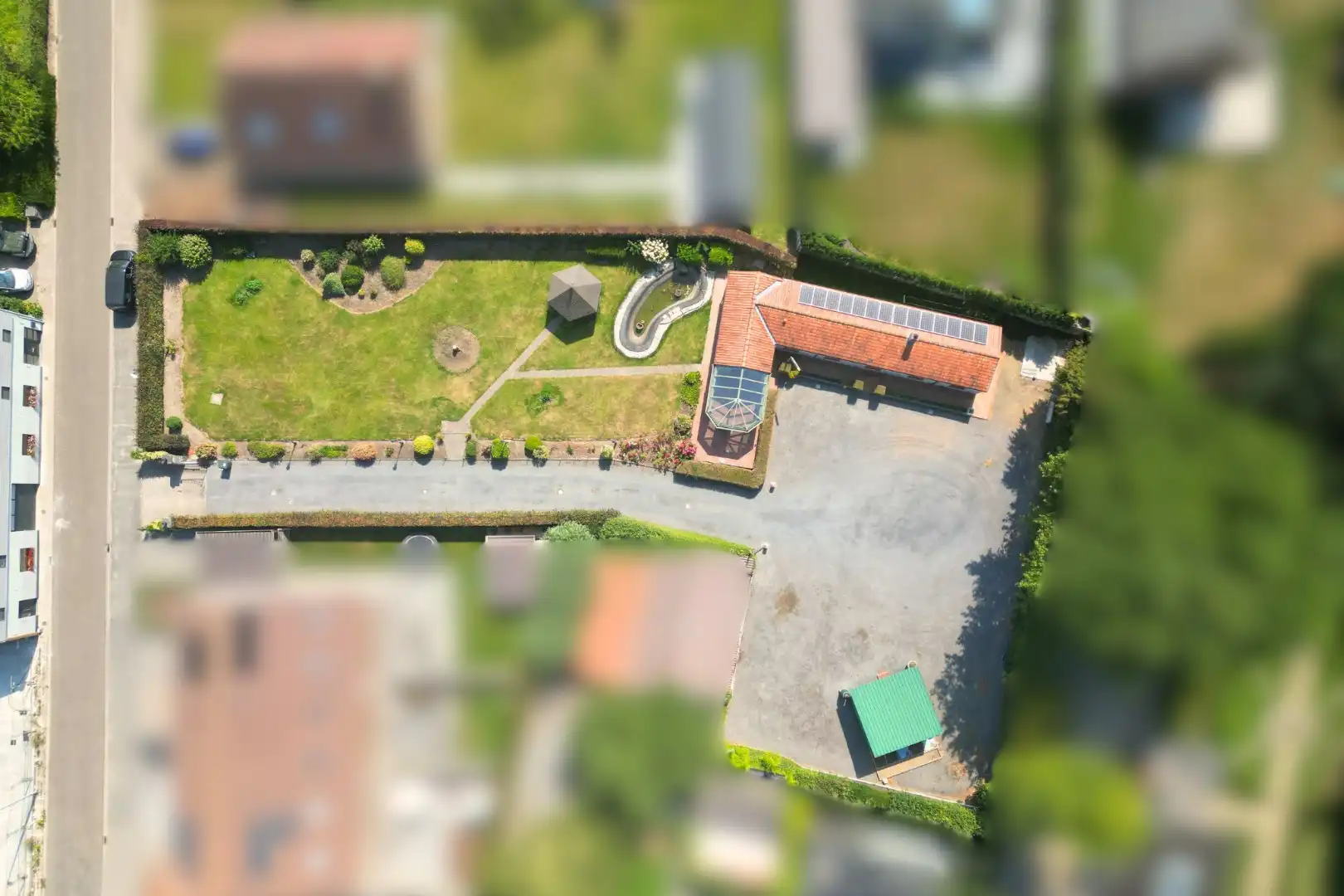 Perceel bouwgrond van 602 m2 geschikt voor VRIJSTAANDE bebouwing in centrum Wingene foto 2