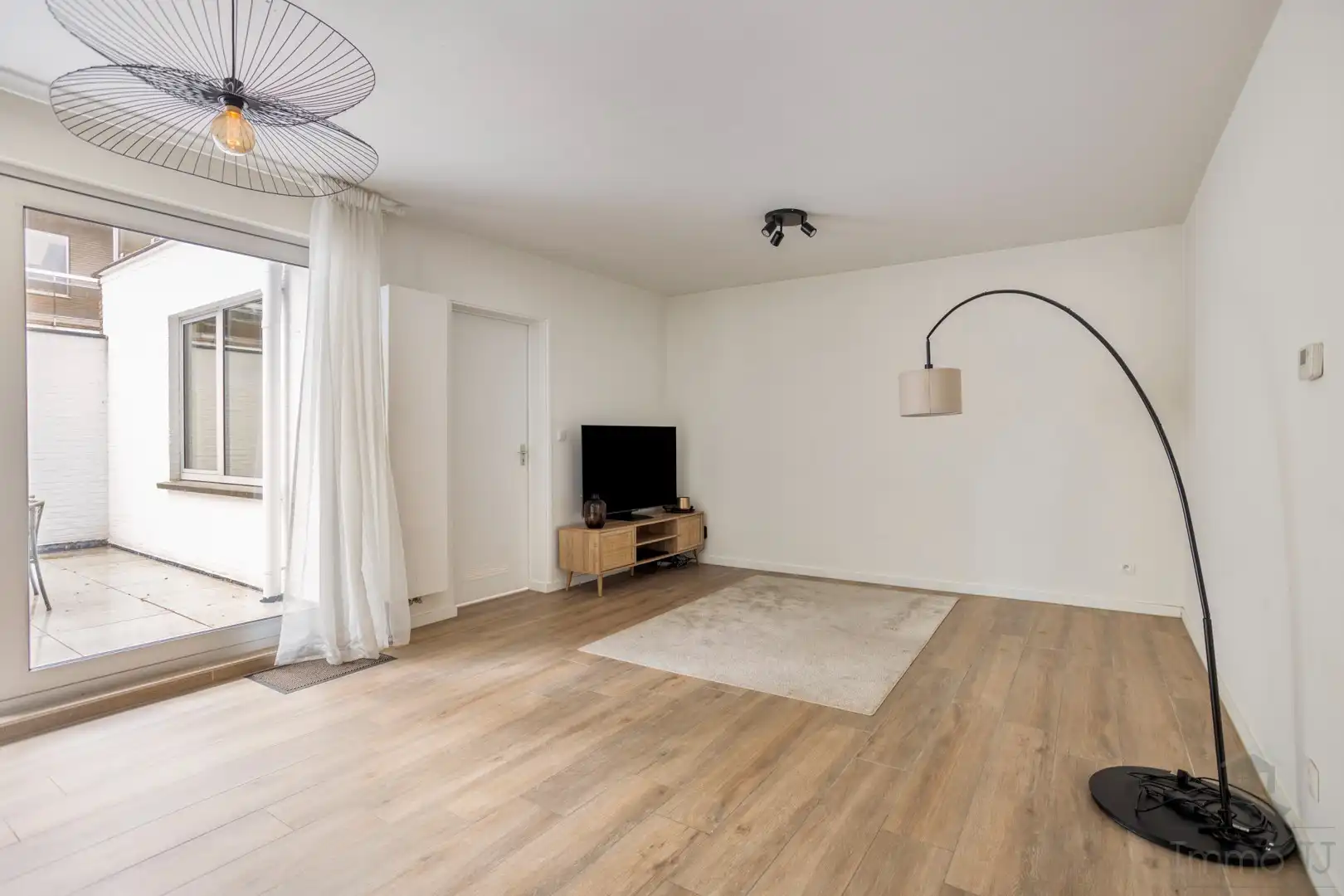 Gerenoveerd gelijkvloers appartement foto 6