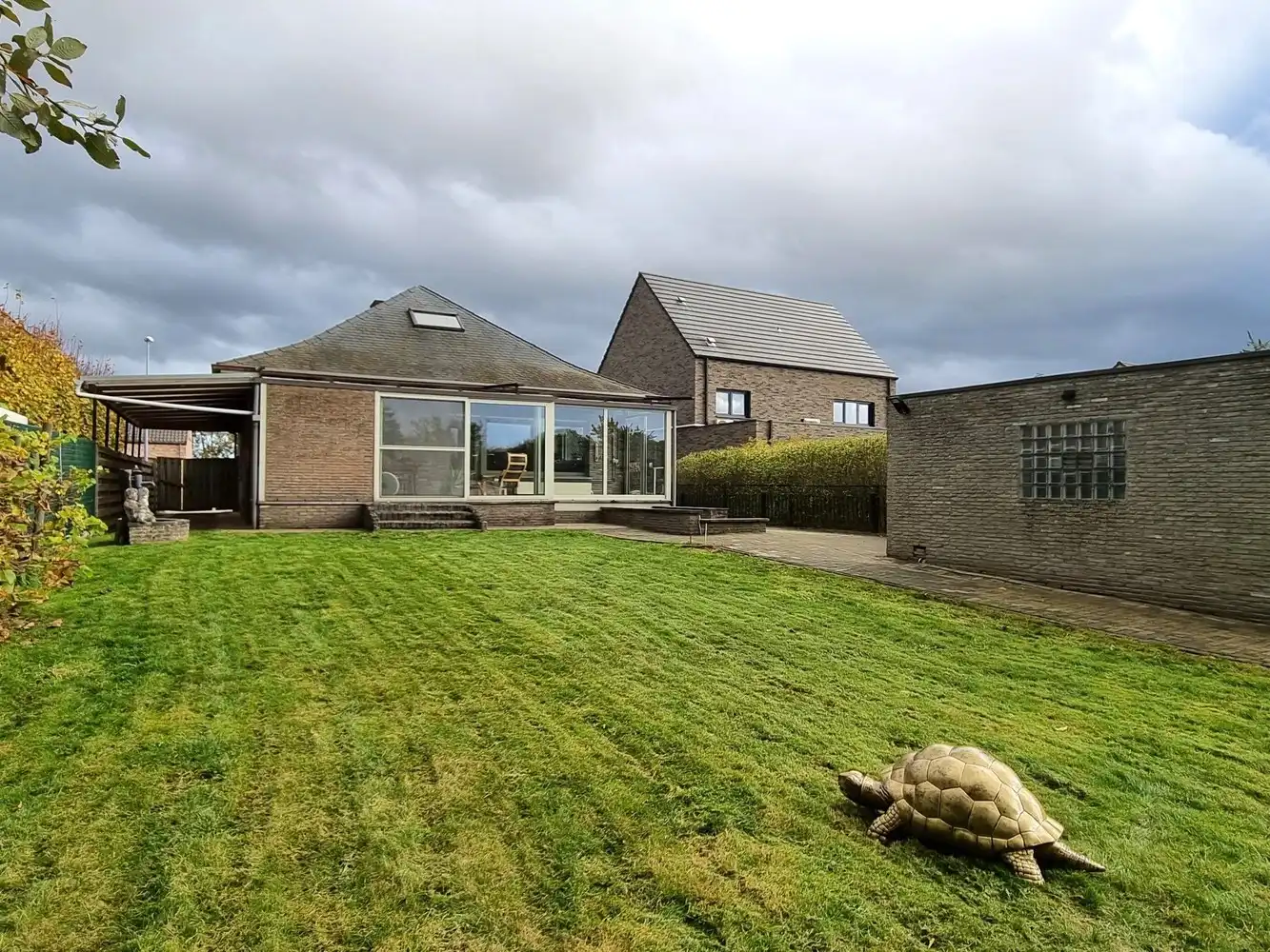 Ruime instapklare gezinswoning met prachtige tuin 28a51ca en uitstekende ligging! foto 17