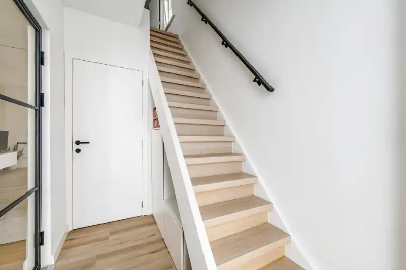 Knap gerenoveerde instapklare HOB op 445m² aan de stadsrand foto 12