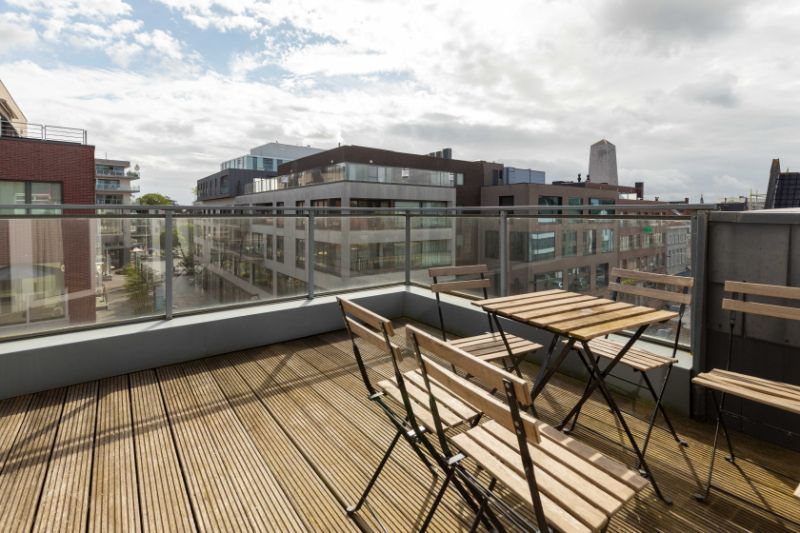 Roeselare-Stadskern. LUXE DUPLEXappartement met 2 slaapkamers en terras op 4 hoog afgewerkt in duurzame materialen. Maar liefst > 200 m2 bewoonbare ruimtes!! foto 7