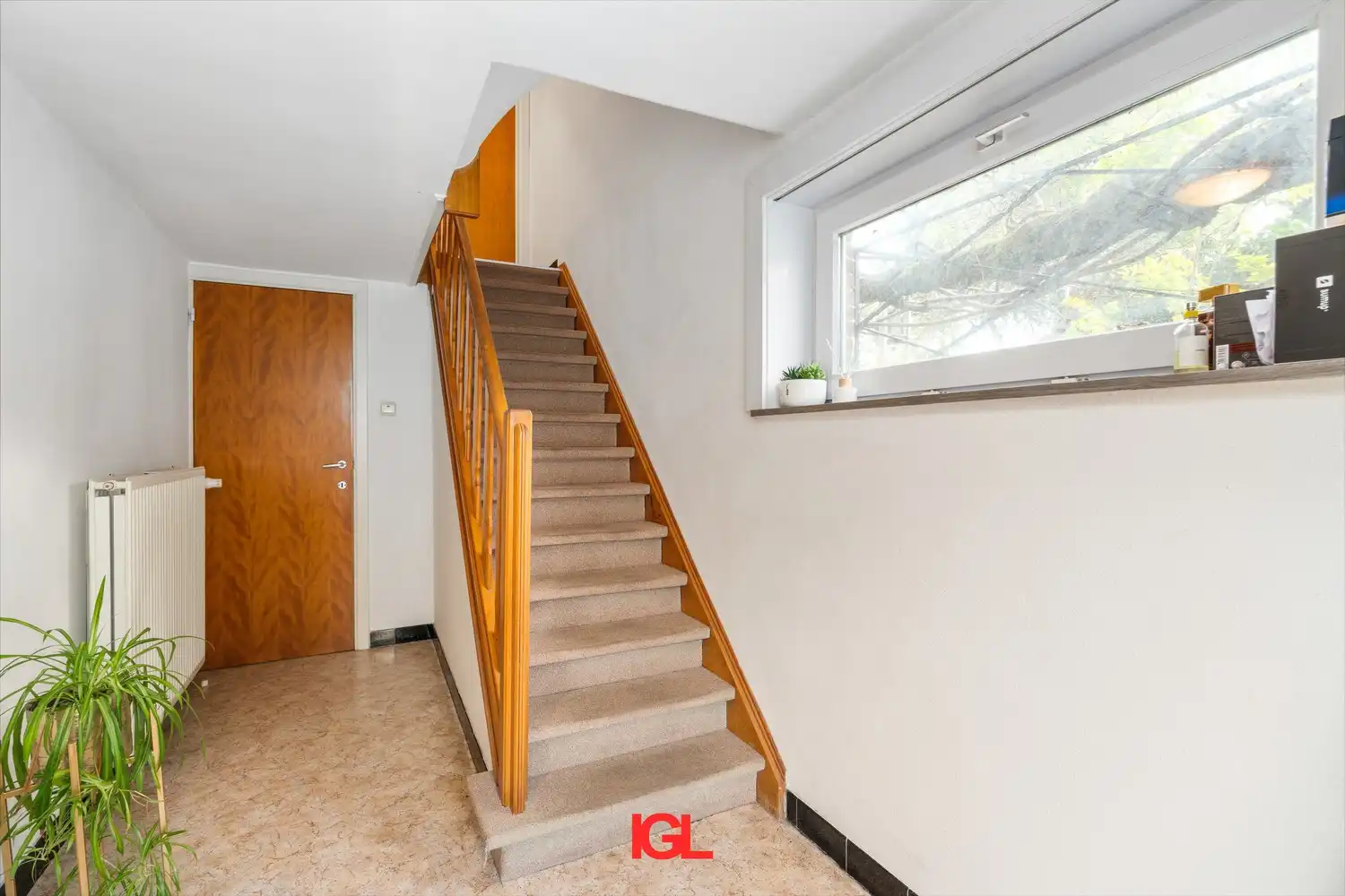 3 gevel woning met 2 slaapkamers, garage en tuin! foto 4