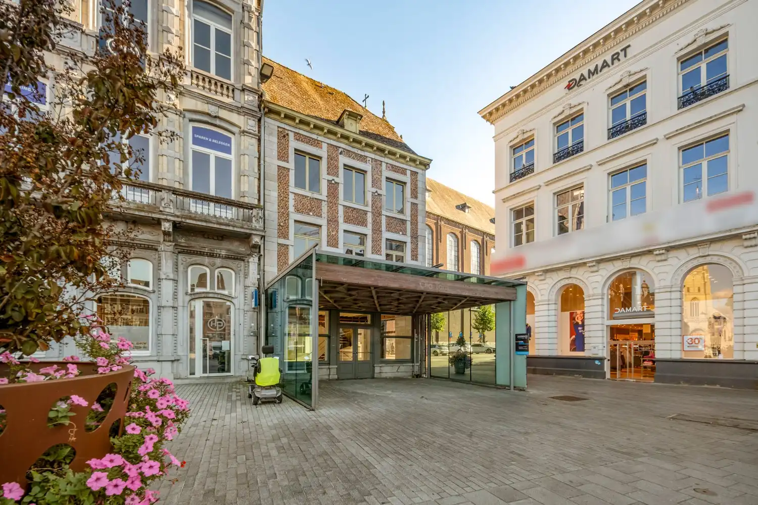 Handelspand met uitzonderlijk veel mogelijkheden op de Grote Markt van Sint-Truiden foto 3