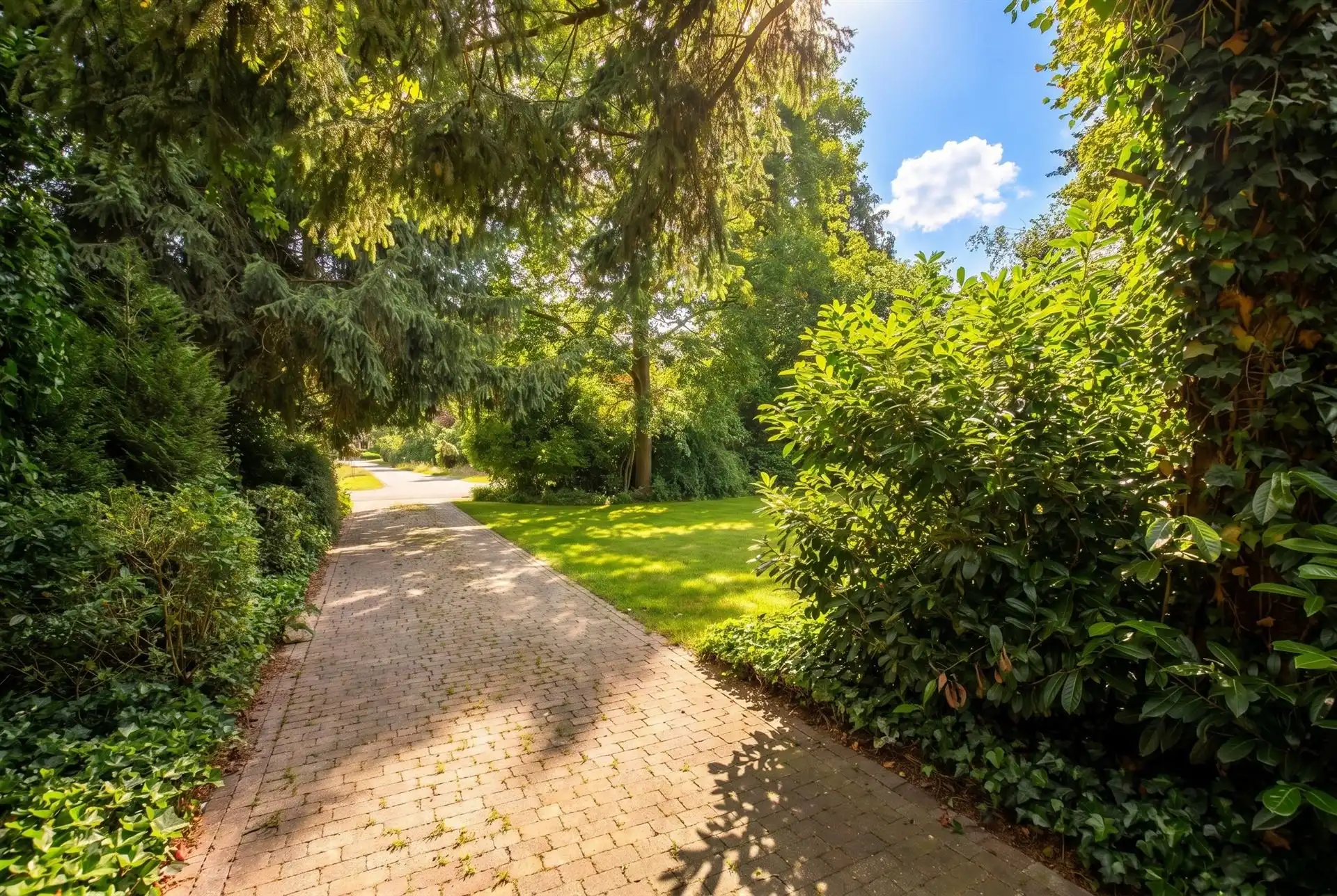 Vrijstaande villa op toplocatie aan de Zilverkust in Lanaken foto 34