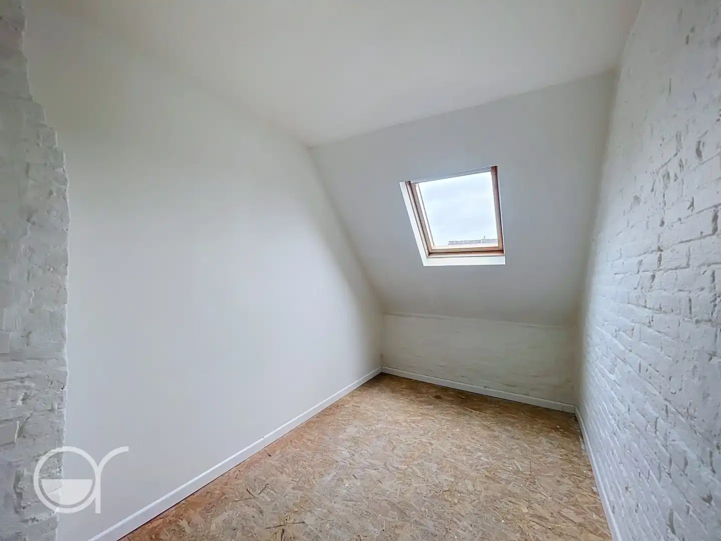 Opgefriste rijwoning met 2 slaapkamers en tuin foto 7