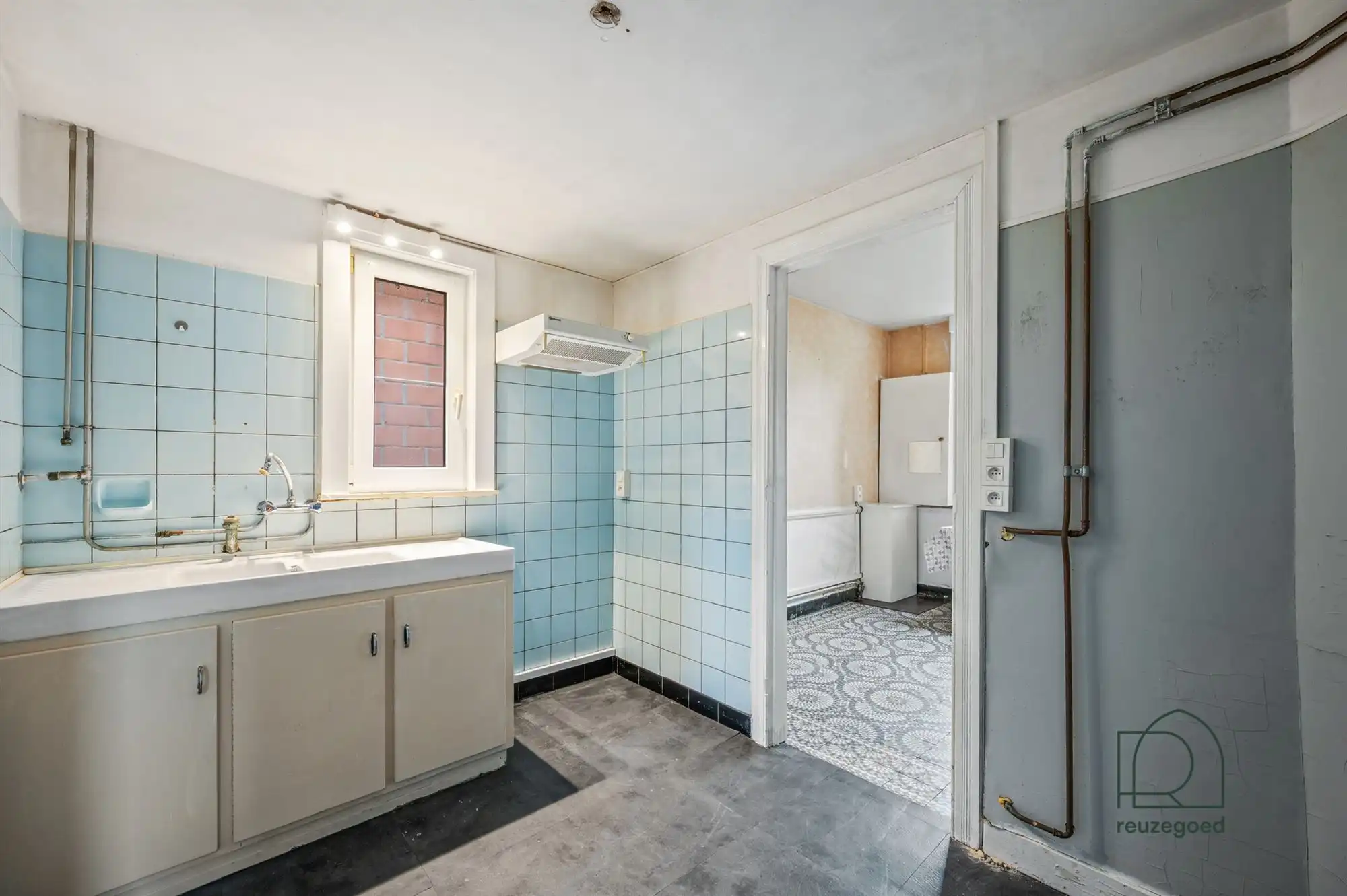 Karaktervolle woning met prachtige renovatiemogelijkheden in hartje Bonheiden foto 9
