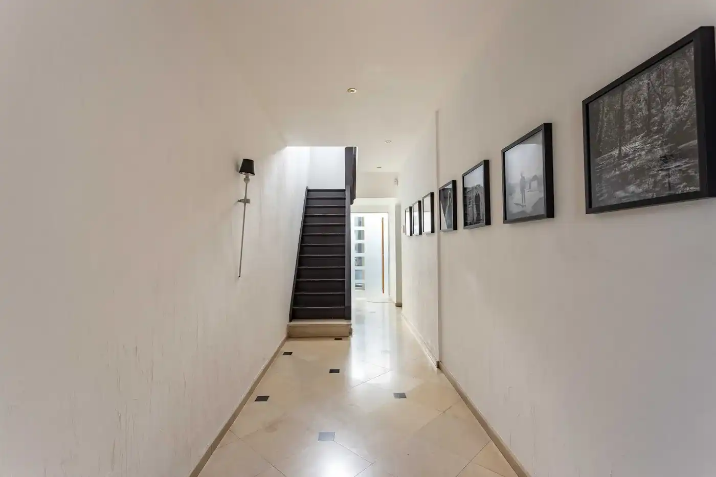 Veelzijdige eigendom met woonst, magazijnen en loft in Bissegem foto 11
