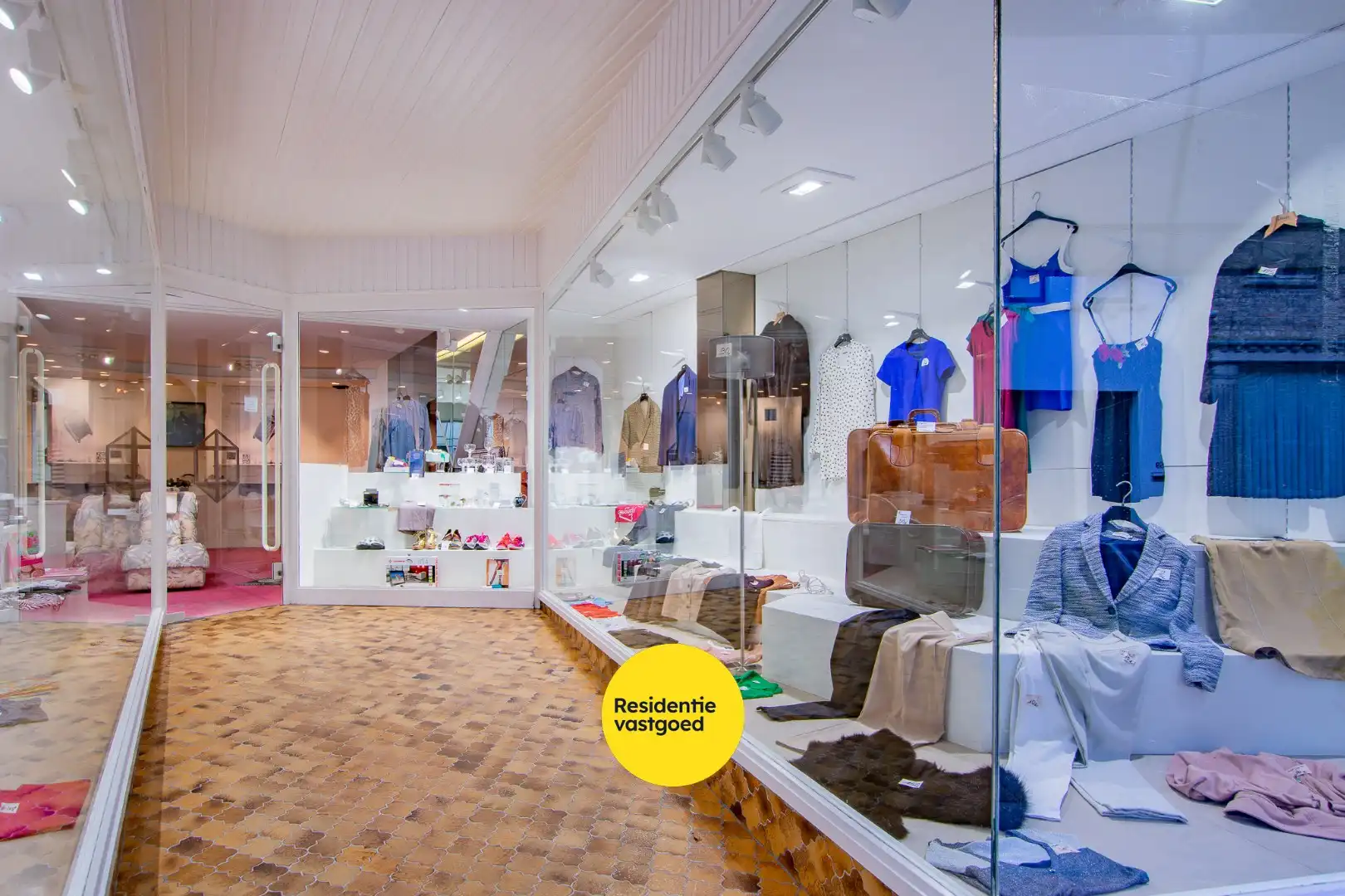 Prachtig herehuis met woonst en handelsruimte te Nieuwpoort-Stad op een zeer commerciële ligging in de Marktstraat op 400 m².  foto 19