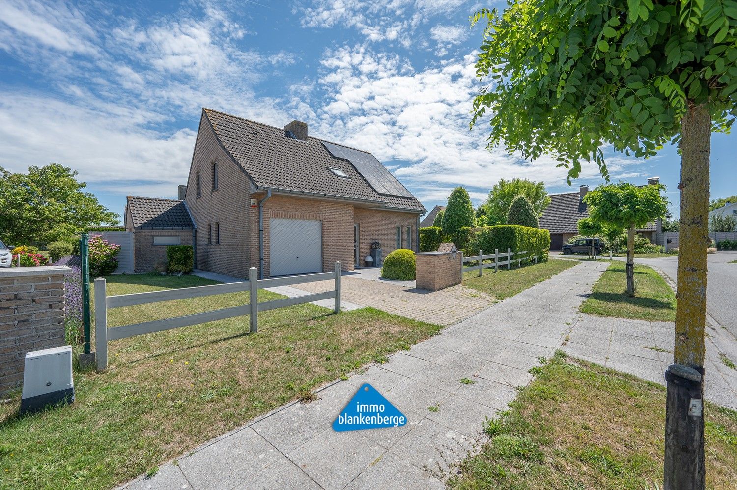 Instapklare Gezinsvilla met Tuin op Rustige en Centrale Ligging foto 2