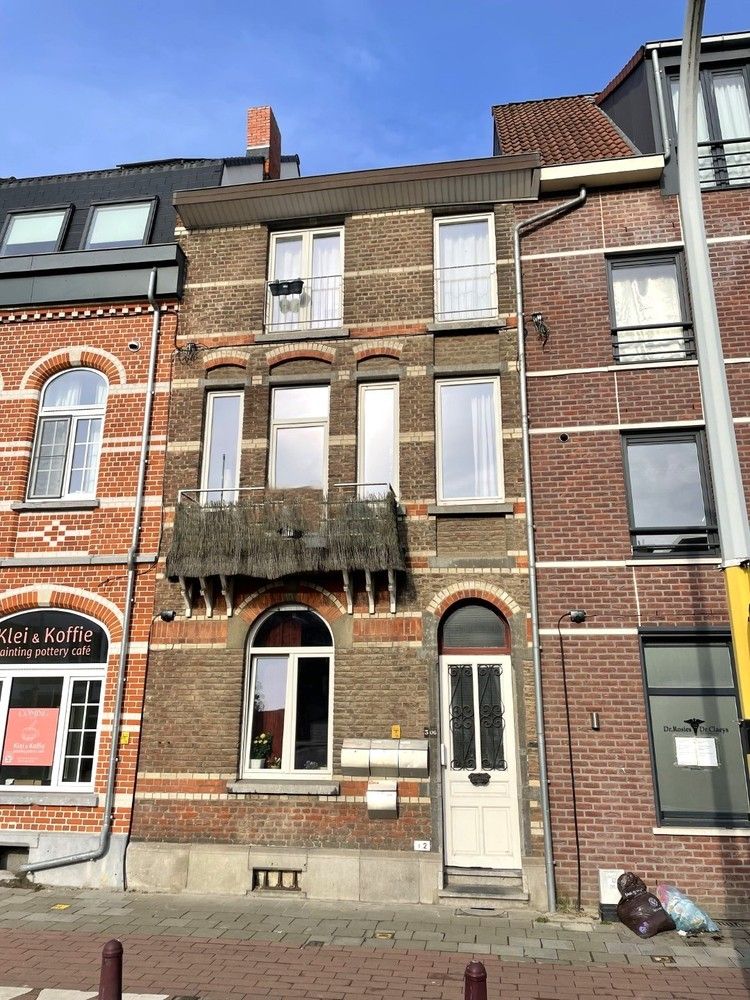 Appartementsgebouw met 4 entiteiten foto {{pictureIndex}}