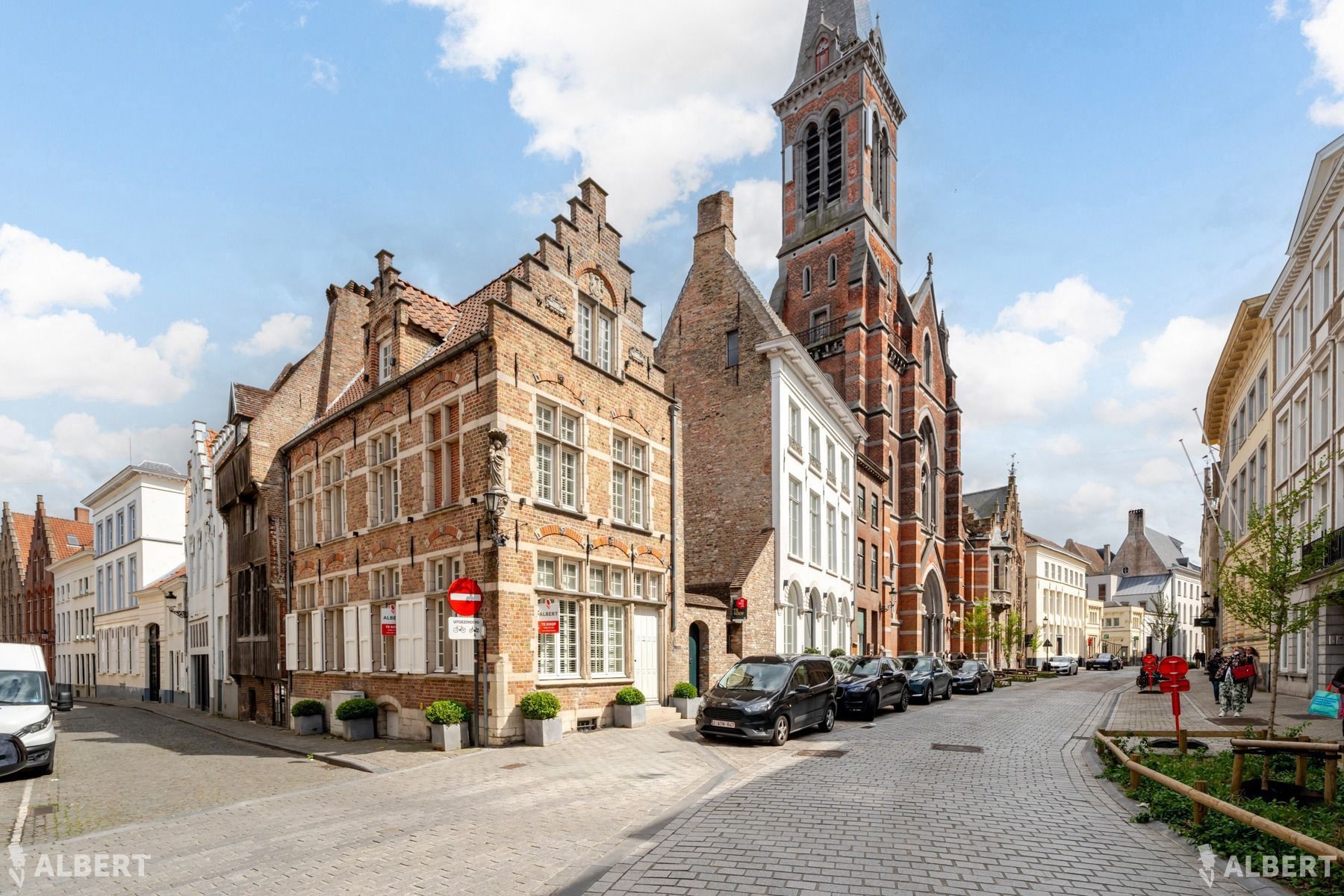 Luxueus gerenoveerd herenhuis in hartje Brugge foto 7