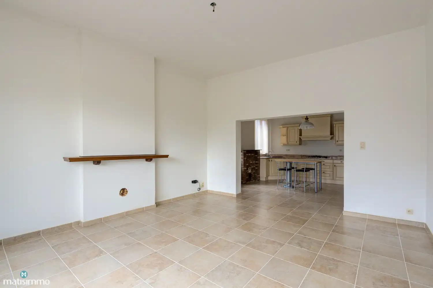 VERDER AF TE WERKEN HOEKWONING MET BINNENKOER EN GARAGE TE MOPERTINGEN foto 15