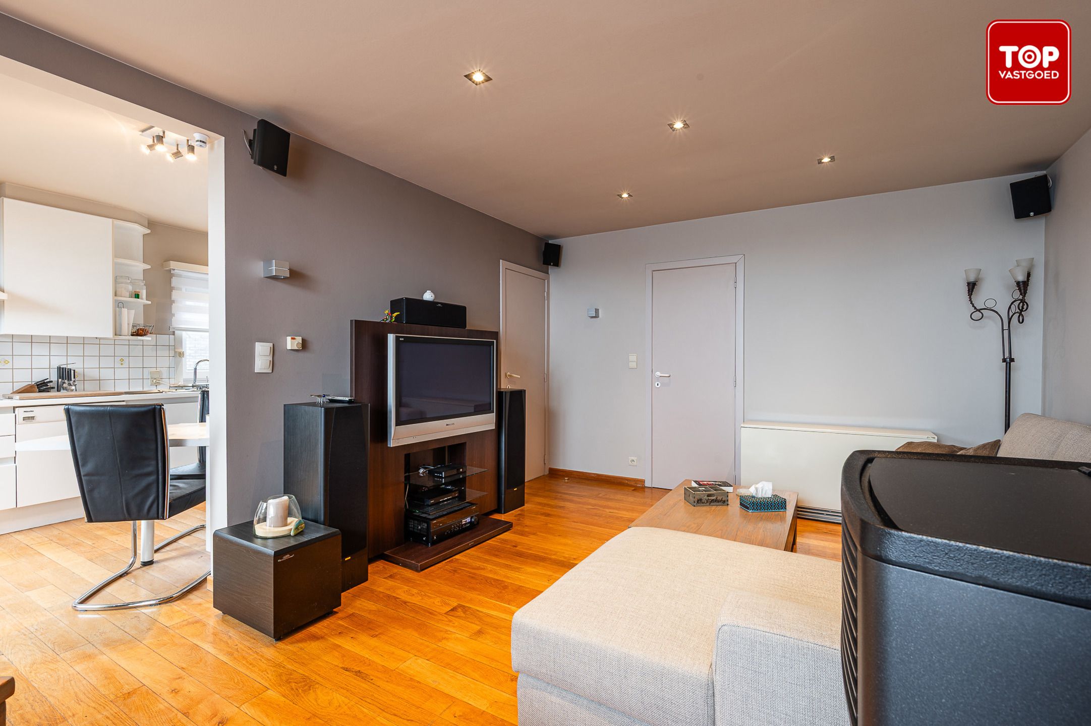 Instapklaar 2 slaapkamer appartement met garage in kleinschalig gebouw foto 9