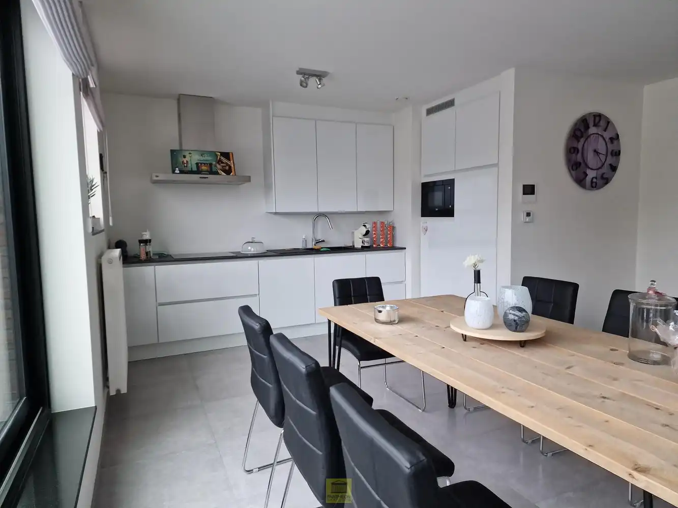 Ruim lichtrijk appartement met groot terras, garage én staanplaats! foto 5