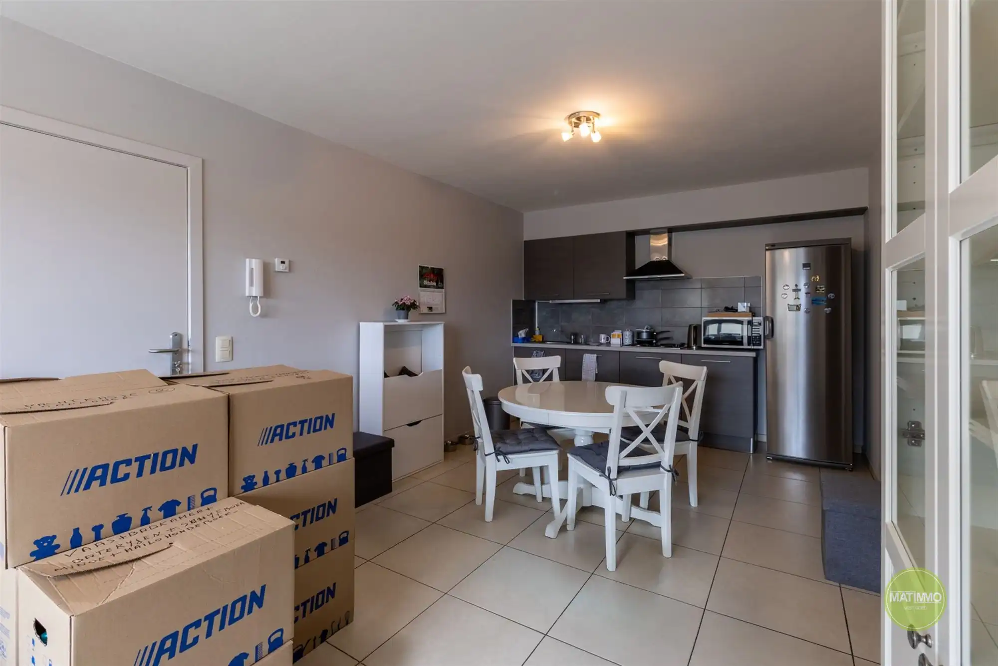 Instapklaar 1-slaapkamerappartement in hartje Mol foto 4