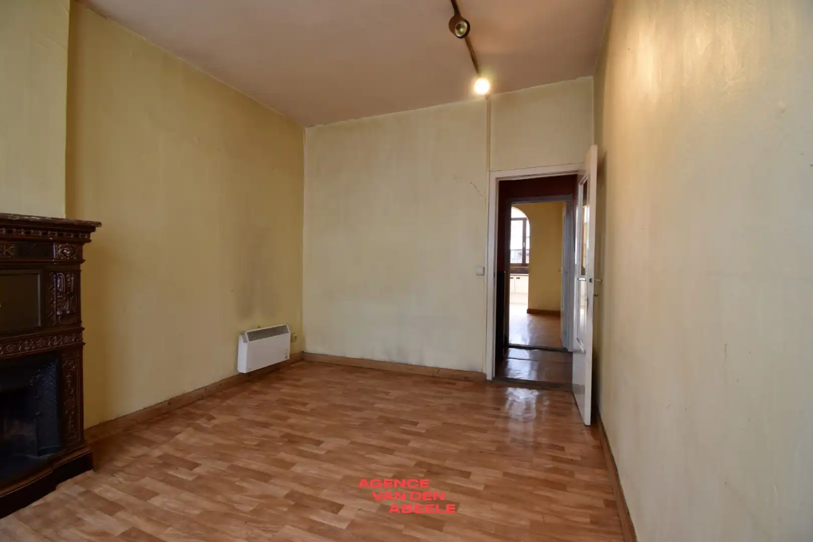 Winkelruimte met woonst in de Brugse binnenstad. foto 17