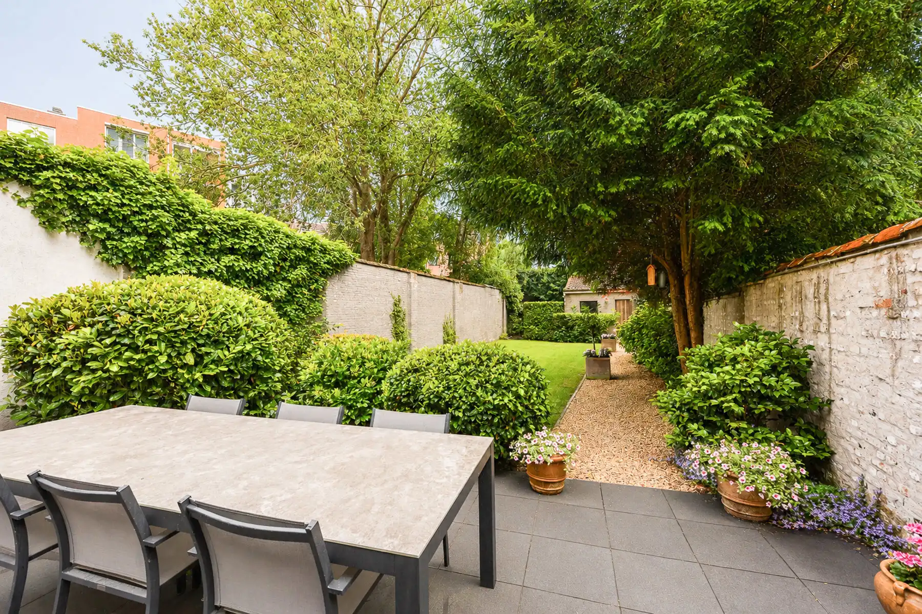 Ruime herenwoning met prachtige tuin in hartje Mechelen foto 2