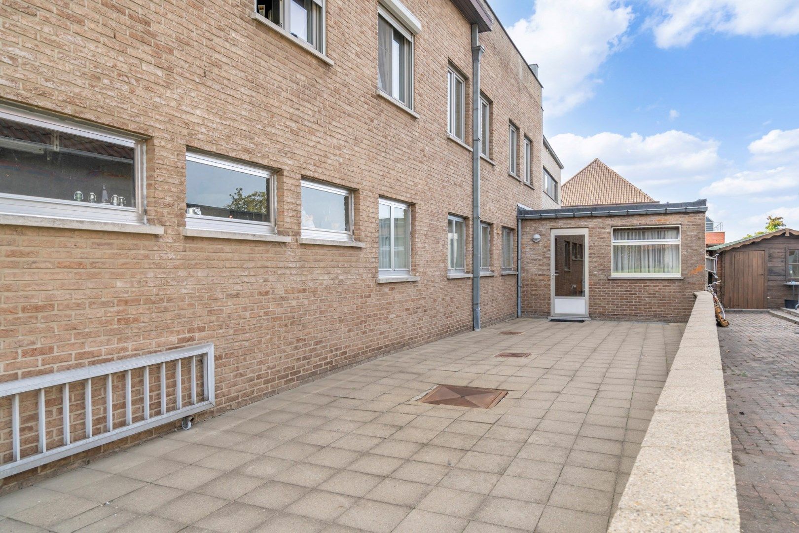 Ruim gelijkvloersappartement met 2 slaapkamers en individuele garage foto 19