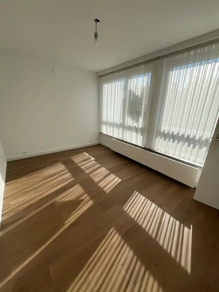 Modern appartement te huur op centrale locatie in Sint-Truiden! foto 7