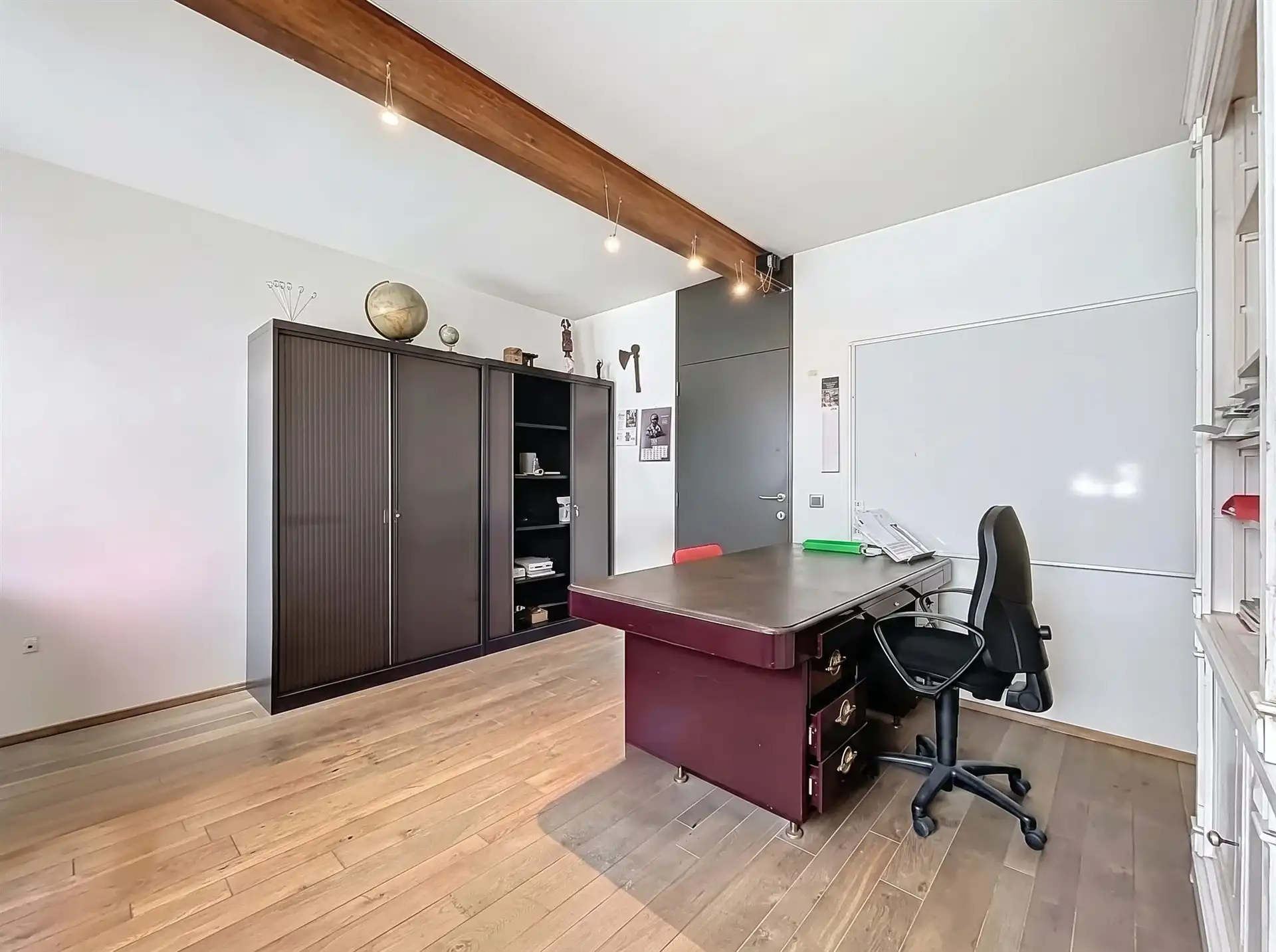 Exclusieve loft met uitzonderlijk ruim magazijn op toplocatie in Sint-Niklaas! foto 7