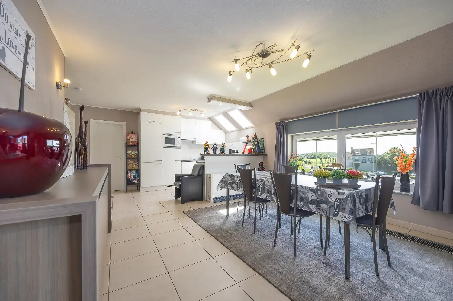 Ruim appartement met 3 slaapkamers te koop in Middelkerke foto 5