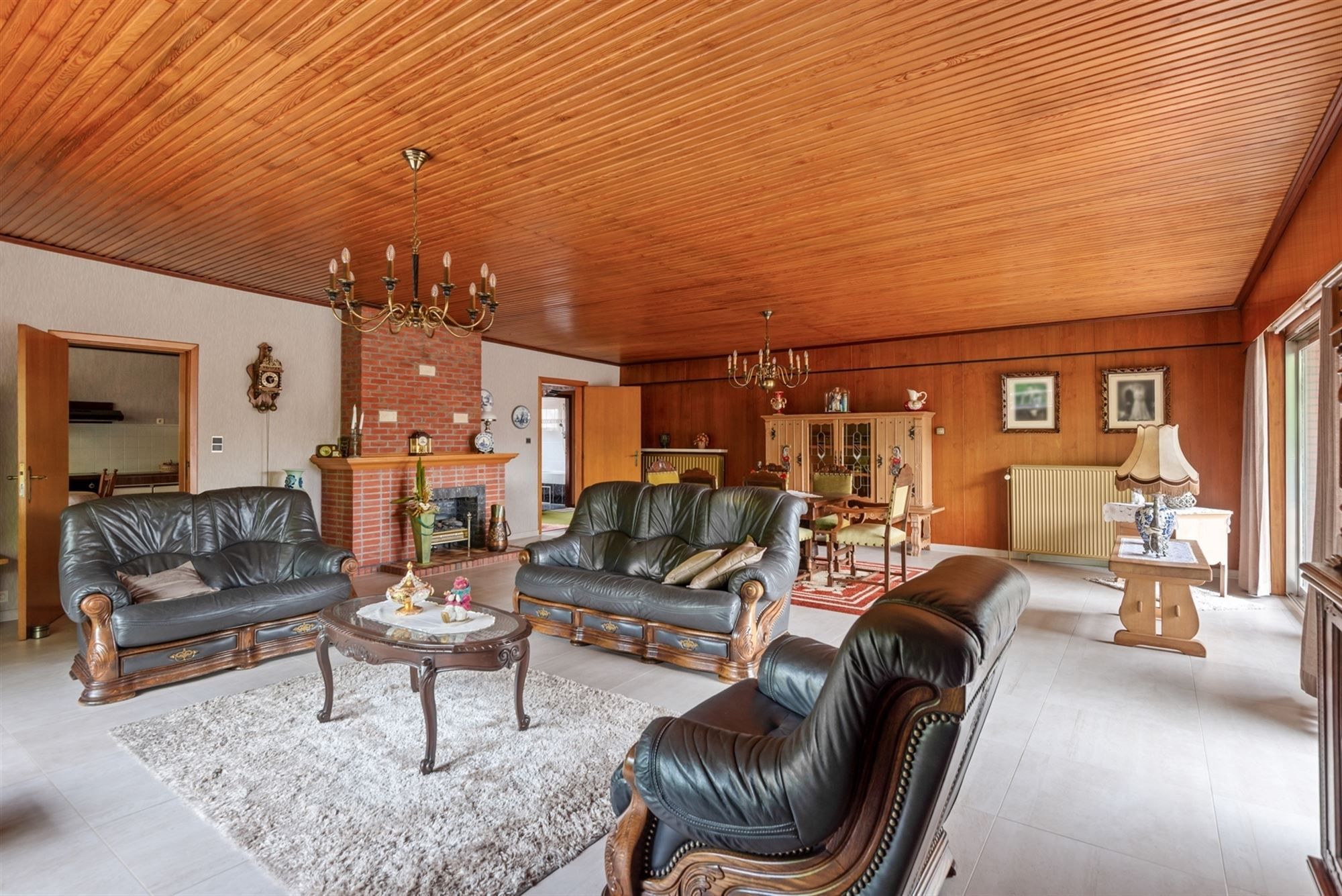 Verrassend ruime woning met magazijn te Putte - Beerzel foto 3