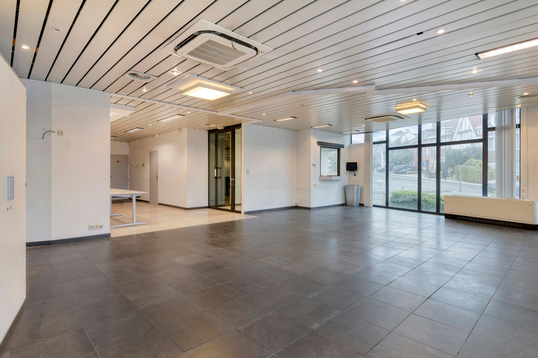 Topgelegen kantoorruimte voor medische praktijk foto 4