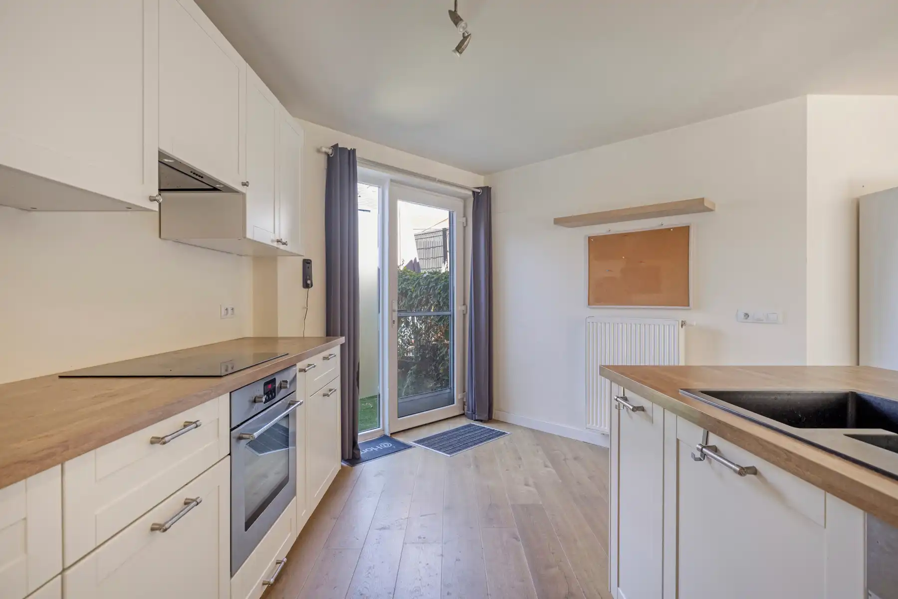 Recente energiezuinige woning met garage en zonnepanelen foto 9