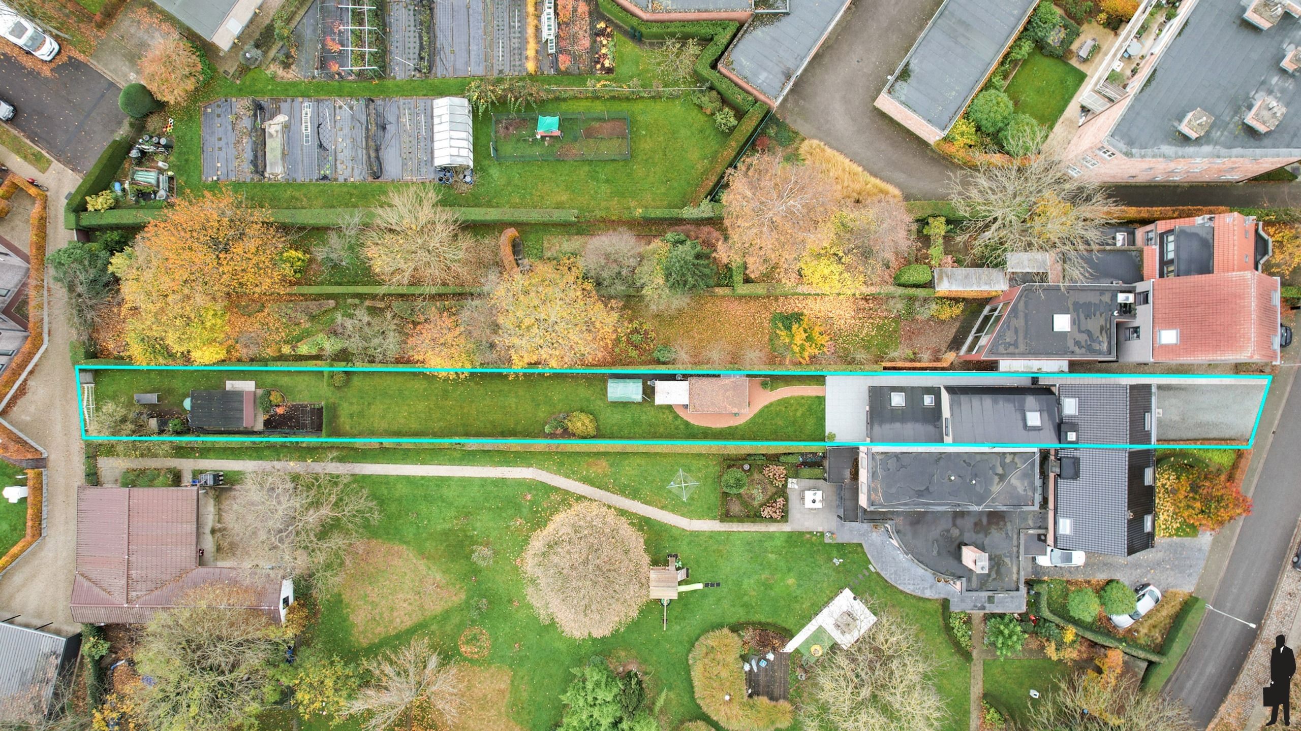 HOB met 4 slpks, bureau en prachtige tuin in centrum Edegem foto 3