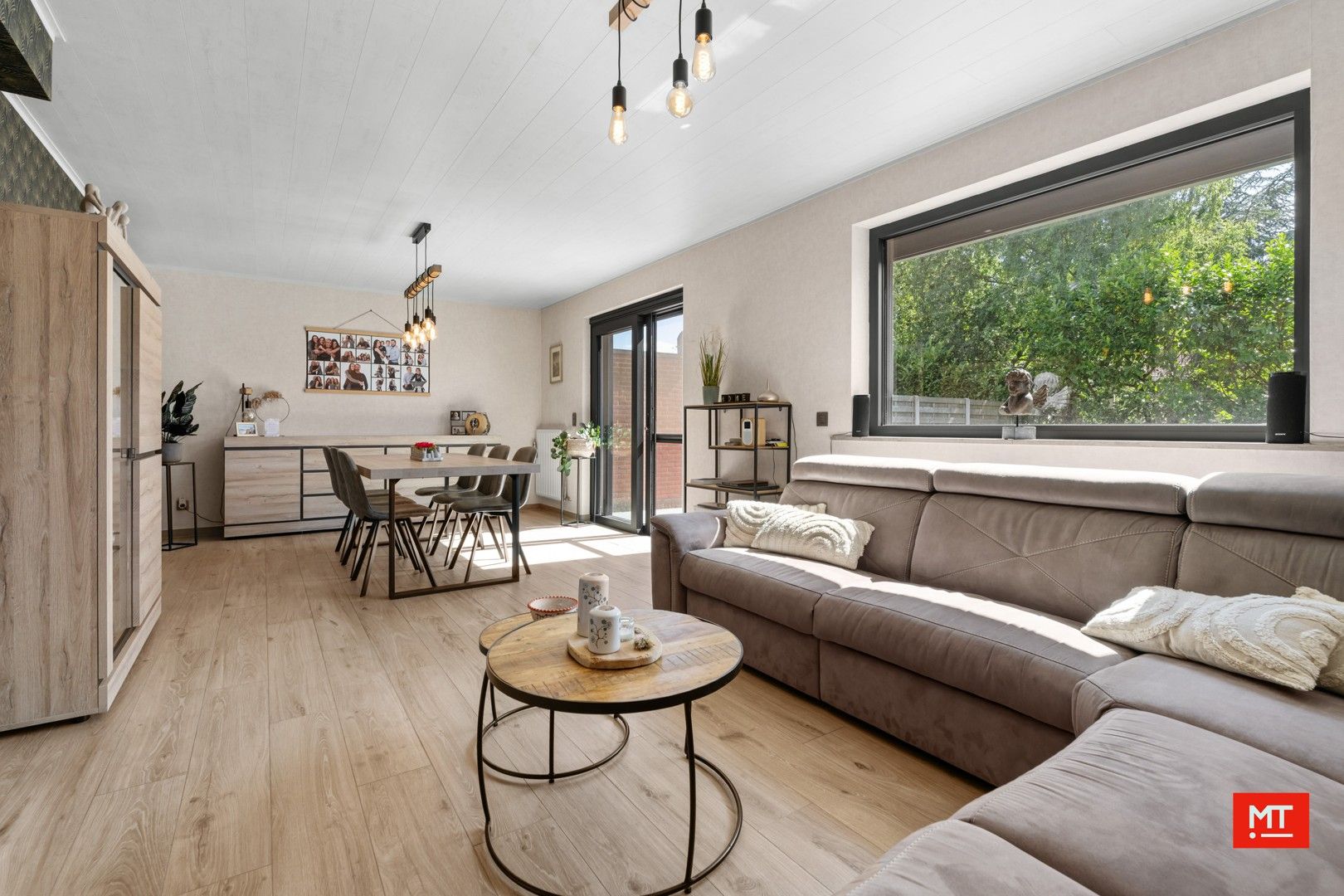 Instapklare woning met 3 slaapkamers, tuin en garage, gelegen in een rustige wijk in hartje Zonnebeke foto 2