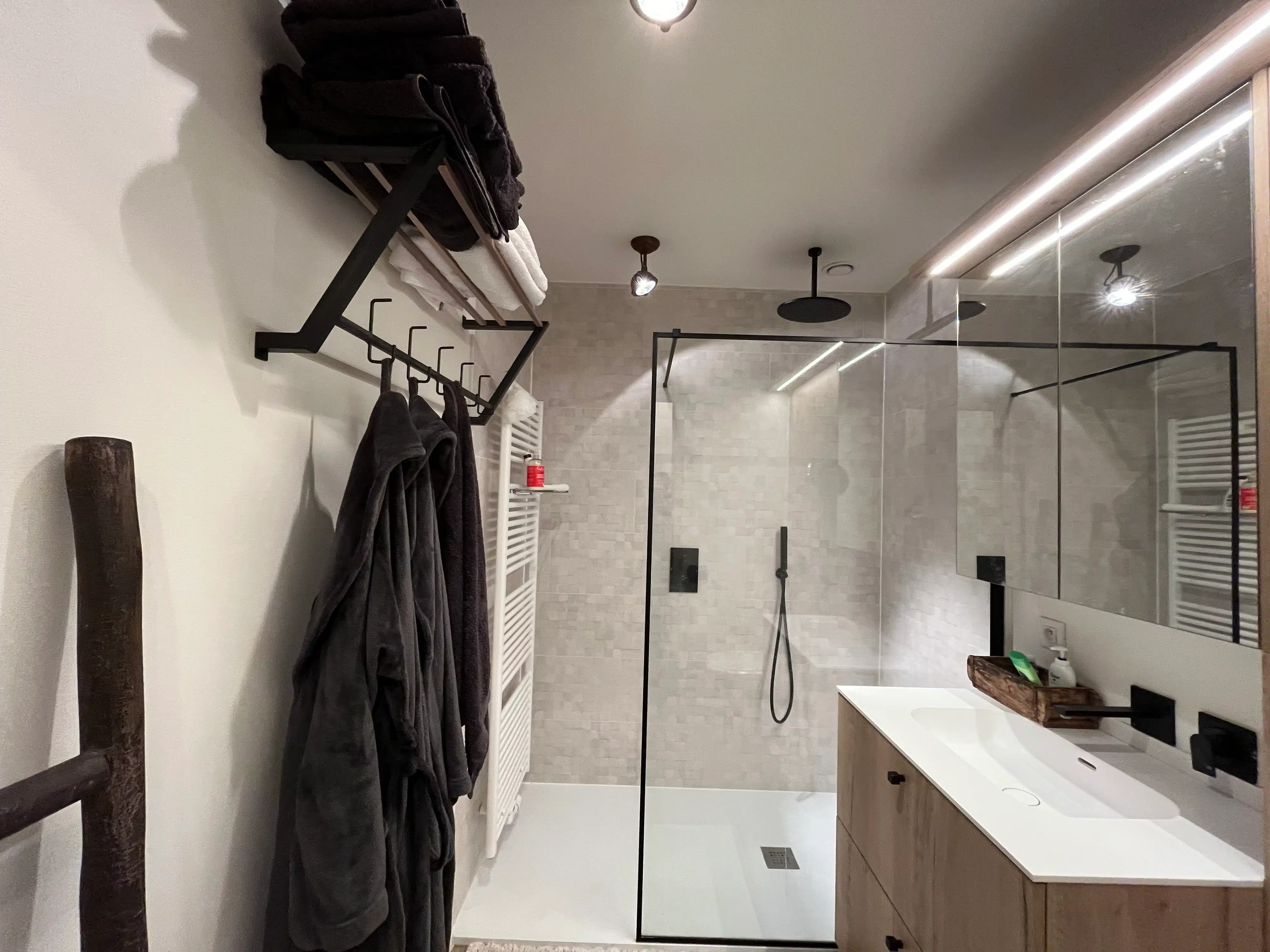 Instapklaar, lichtrijk appartement met zonneterrassen foto 18